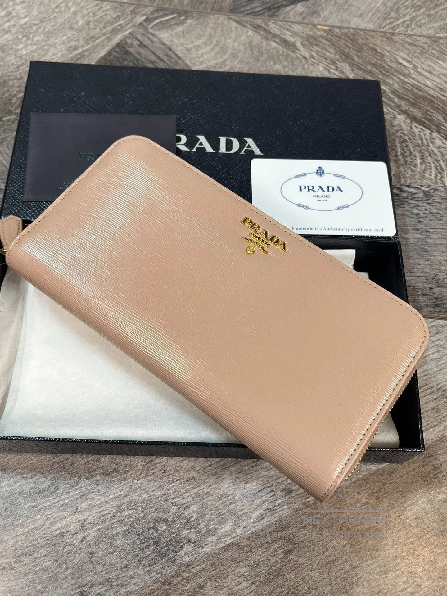 Prada Prada Classic Long Zip Wallet Clutch. Size ONE SIZE - 3 Thumbnail