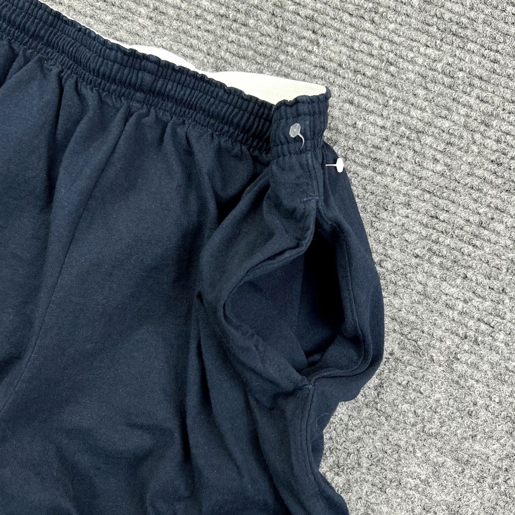 Champion VINTAGE? No — Champion “C” Logo Patch Navy Blue Shorts Mens Medium Stretch Fit Pockets Cotton Size US 31 - 6 Thumbnail