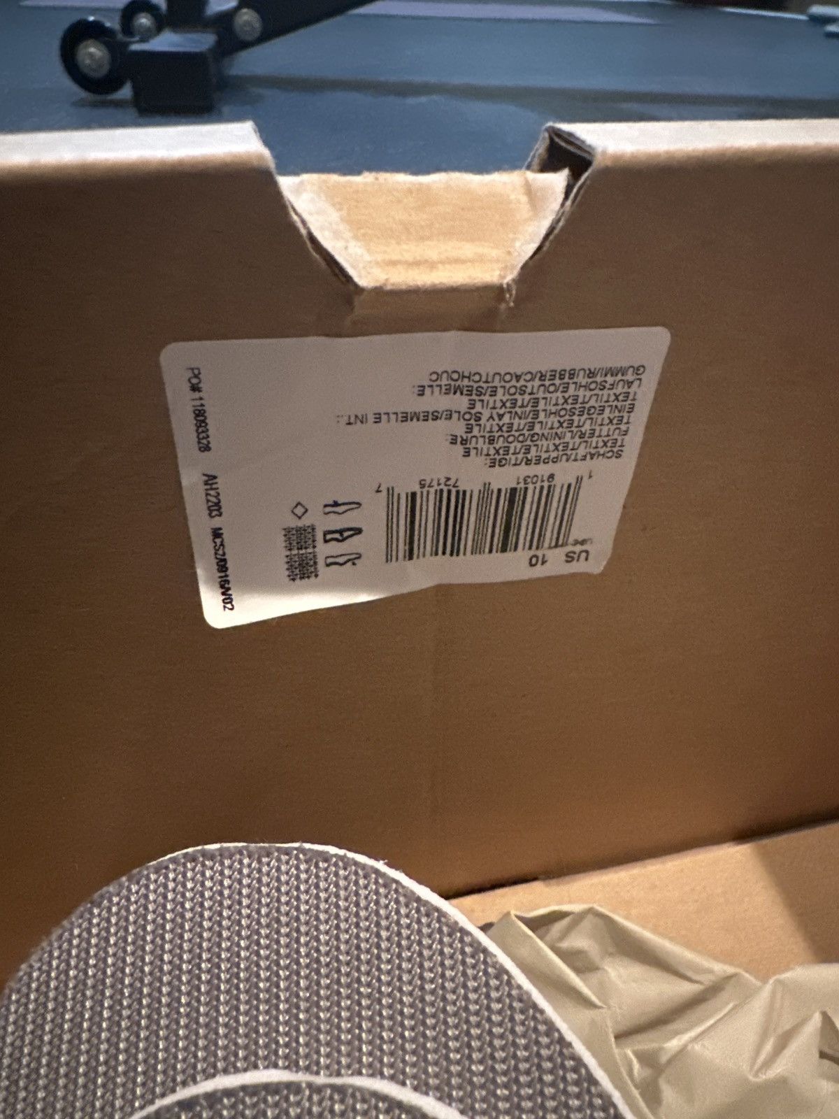 Yeezy Yeezy 350 V2 Beluga 2.0 Size US 10 / EU 43 - 8 Thumbnail