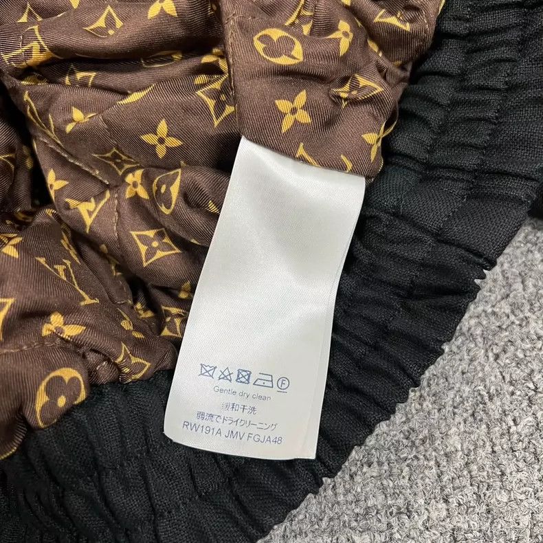 Louis Vuitton Louis Vuitton Patchwork leather coat with presbyopia printe Size XXS / US 00 / IT 34 - 6 Thumbnail