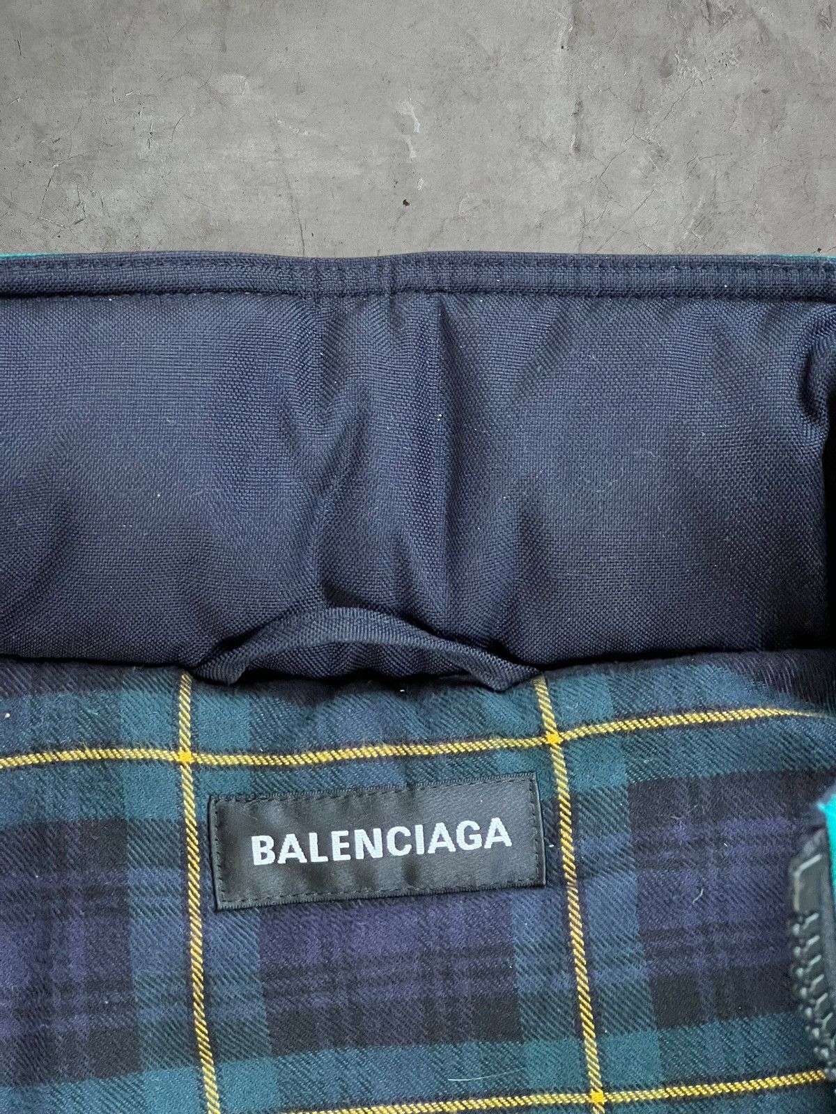 Balenciaga Balenciaga Paris Vest Size US L / EU 52-54 / 3 - 5 Thumbnail