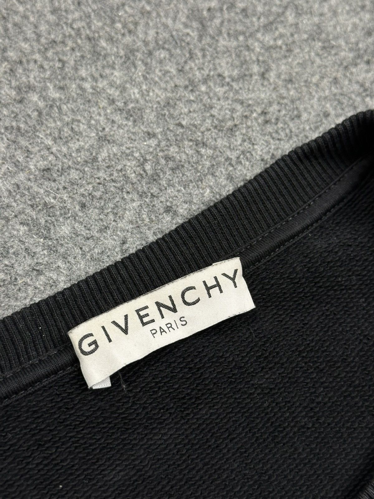 Givenchy Givenchy - Matthew Williams 2020 Amore Logo Crew Sweatshirt Size US XL / EU 56 / 4 - 8 Thumbnail