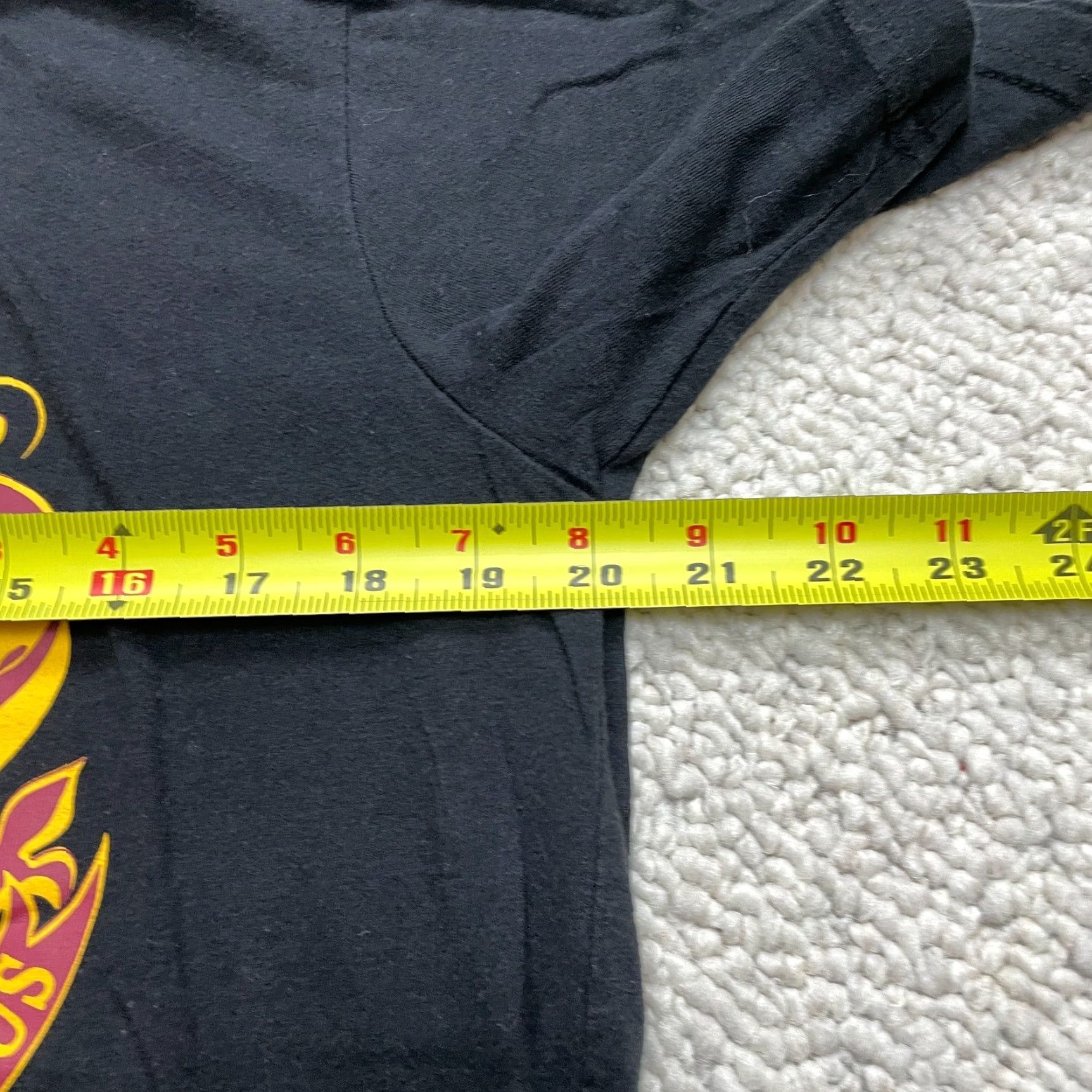 Vintage Harry Potter Shirt Mens Medium Black Hogwarts Logo Short Sleeve Adult Crew Soft Size US M / EU 48-50 / 2 - 6 Thumbnail