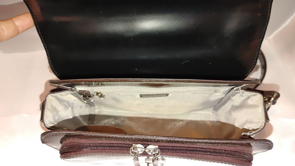 Being Hunted Beijo Metallic Purple Patent Leather Crossbody w. Built Size ONE SIZE - 7 Thumbnail