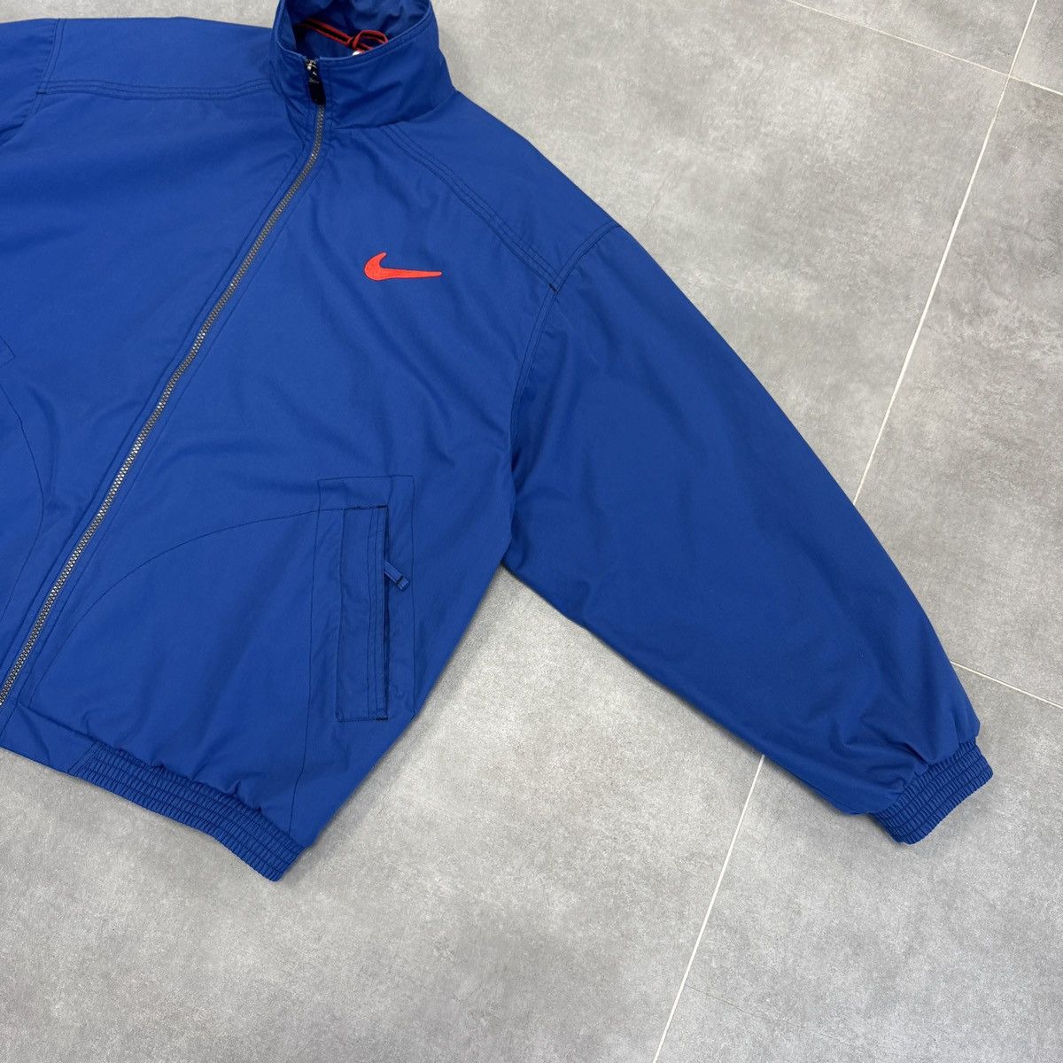 Nike Vintage Nike Embroidered Logo Bomber Jacket Blue Men Size L Size US L / EU 52-54 / 3 - 7 Thumbnail