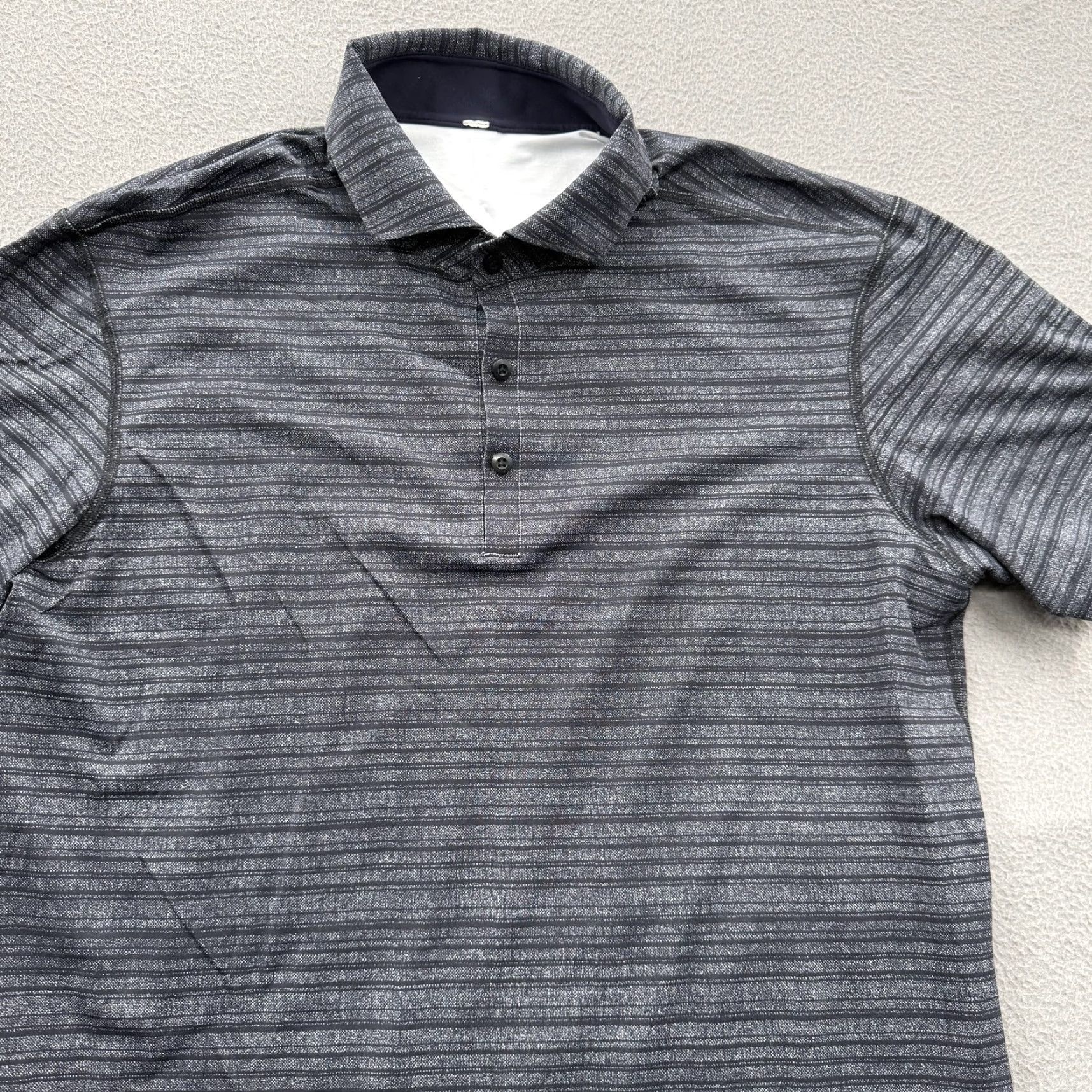Lululemon Lululemon Polo Shirt Mens L Gray Striped Short Sleeve Performance Golf Shirt Size US L / EU 52-54 / 3 - 8 Thumbnail