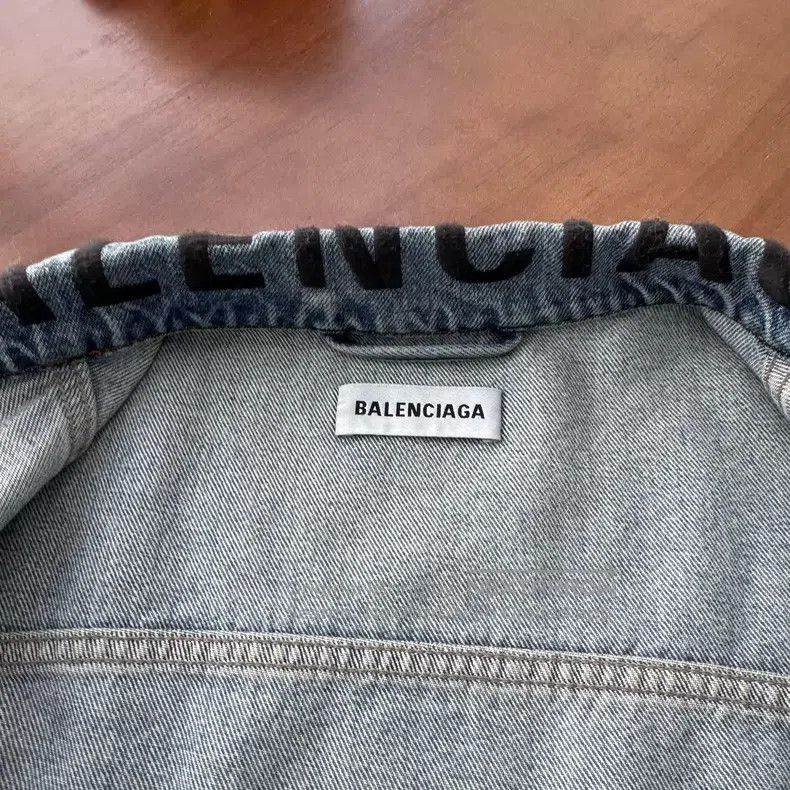 Balenciaga Balenciaga Embroidered collar denim jacket Size XS / US 0-2 / IT 36-38 - 6 Thumbnail