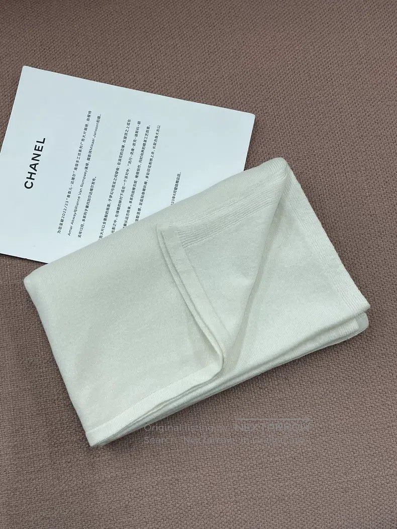 Chanel Chanel Love rhinestone double C cashmere scarf Size ONE SIZE - 7 Thumbnail