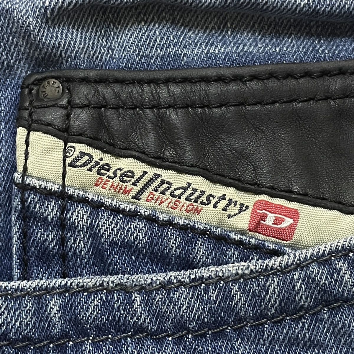 Diesel Very Rare Design Vintage Diesel Travar Oversized Jeans 1990s Size US 40 / EU 56 - 11 Thumbnail