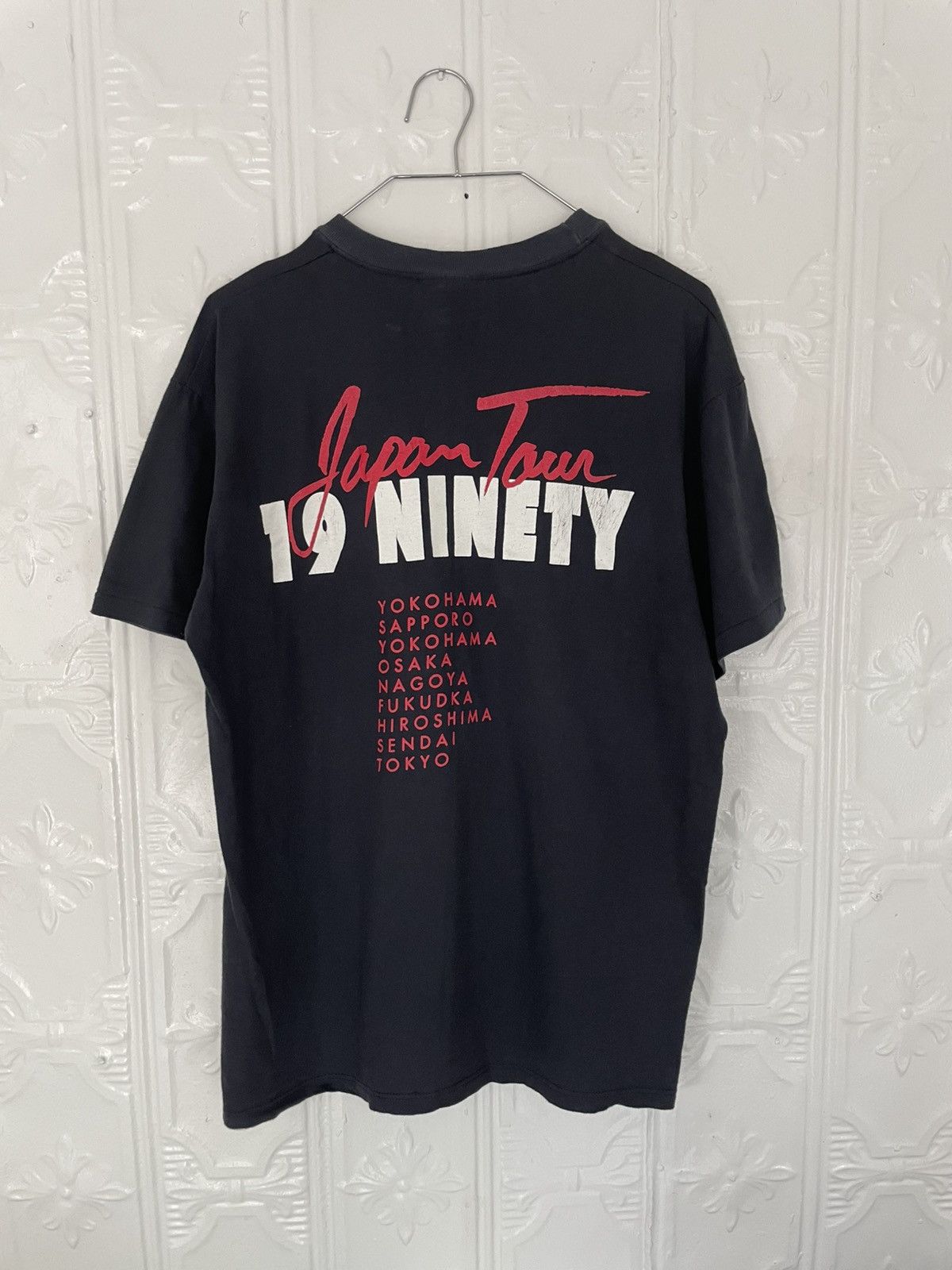 Vintage Whitney Houston 1990 Japan tour shirt Size US L / EU 52-54 / 3 - 5 Thumbnail