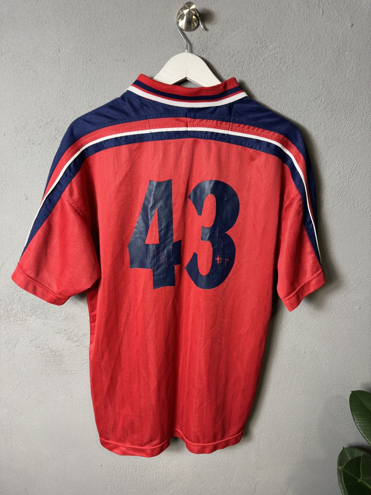 Other VINTAGE ENGLAND NATIONAL 2000/2001 SOCCER FOOTBALL JERSEY Size US L / EU 52-54 / 3 - 8 Thumbnail