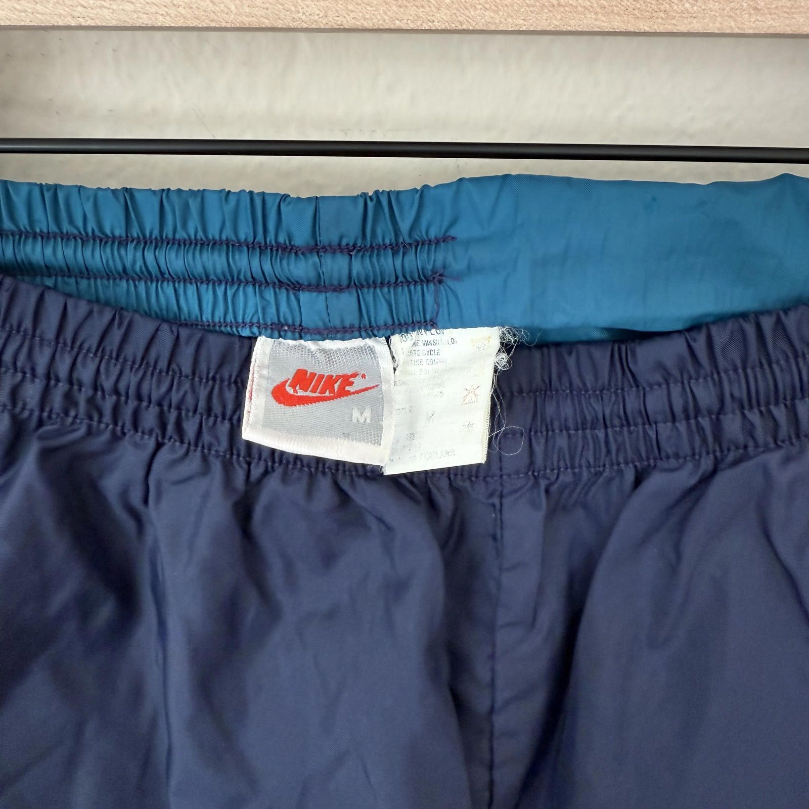 Nike Nike Pants Men's M Navy Teal Red VTG 90s Windbreaker Size US 32 / EU 48 - 3 Thumbnail
