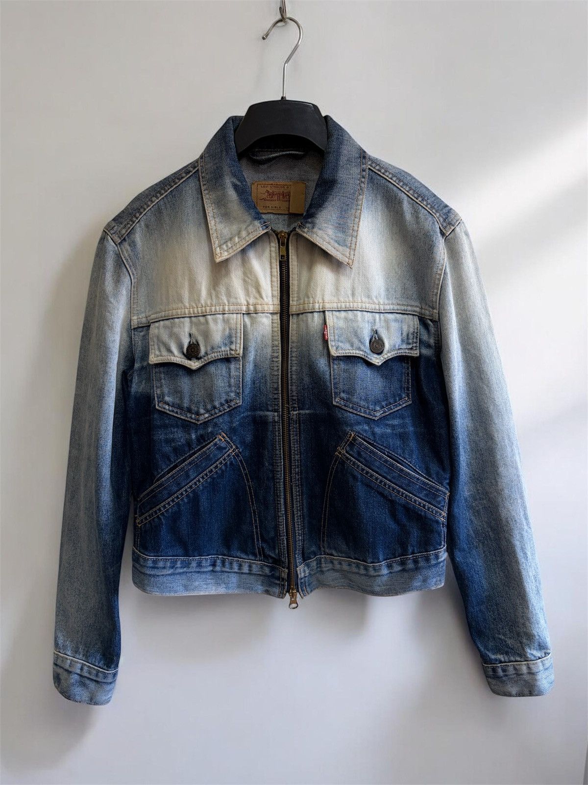 Levi's Vintage Clothing Levi's Girls Ombre Dip Dye Denim Trucker Jacket Blue/White L Size L / US 10 / IT 46 - 1 Thumbnail