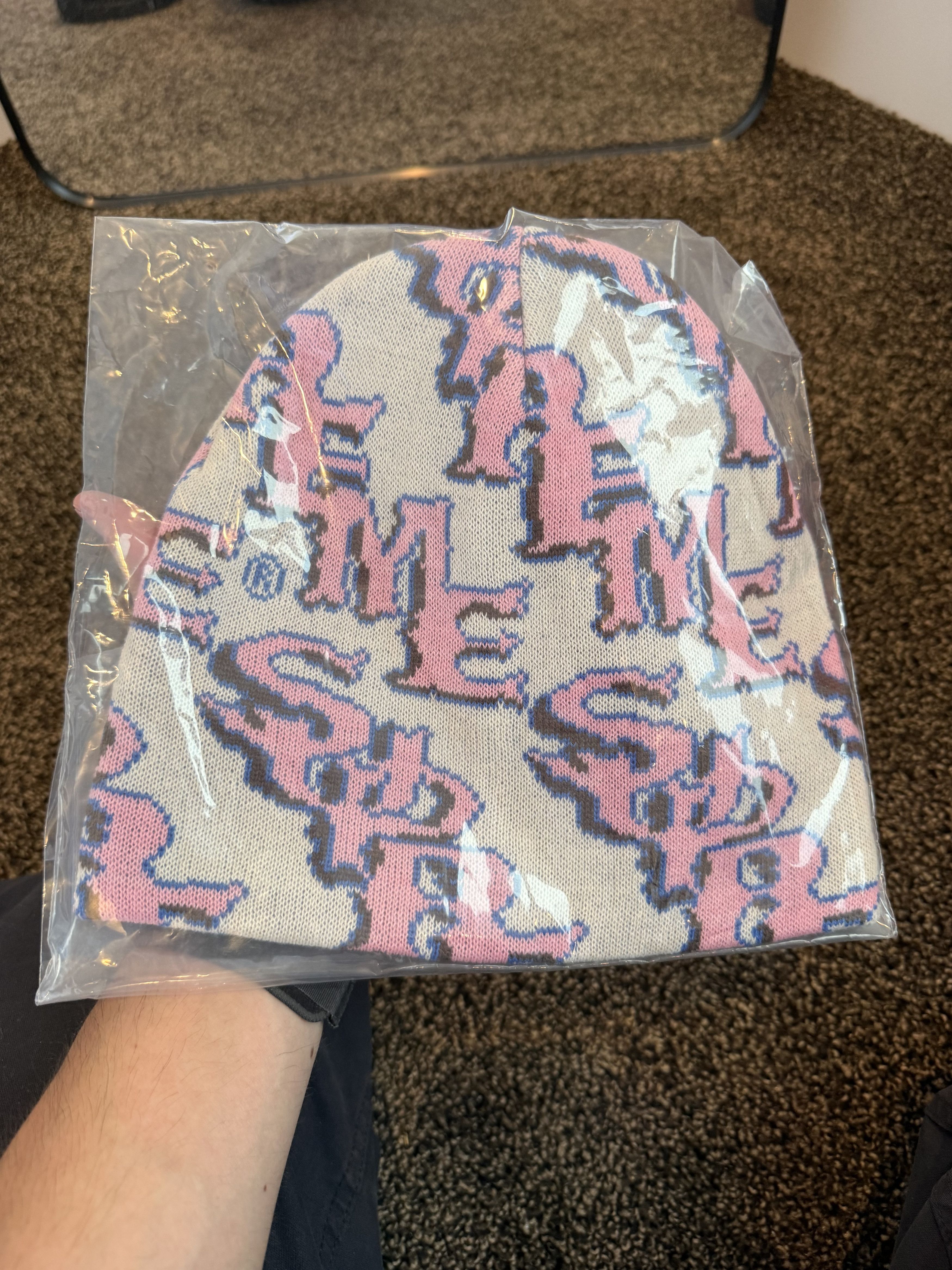 Supreme Supreme Slanted Gothic Outline Beanie Pink Size ONE SIZE - 2 Thumbnail