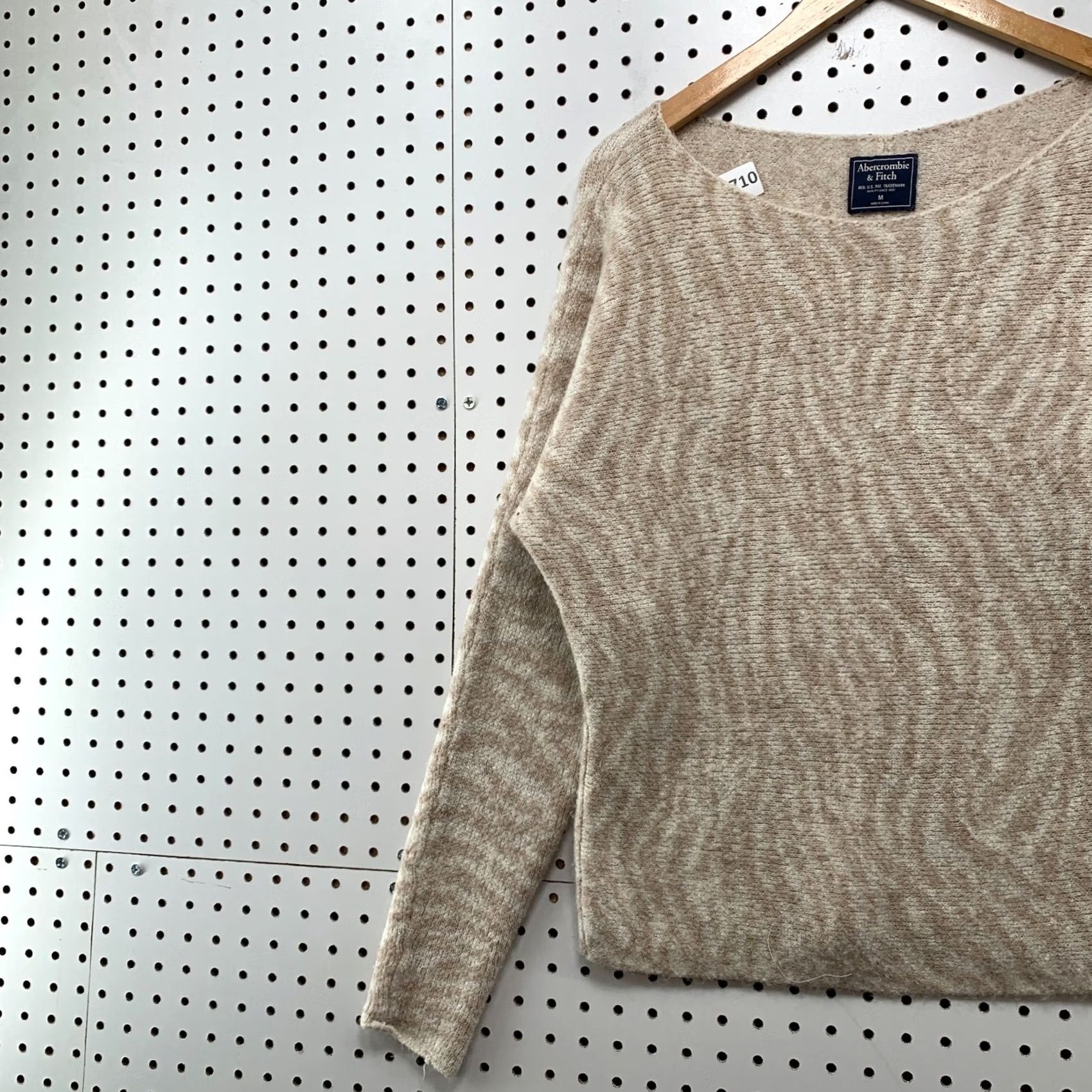 Abercrombie & Fitch Abercrombie & Fitch Sweater Womens Medium Beige Animal Striped Pullover 21X24 Size M / US 6-8 / IT 42-44 - 3 Thumbnail
