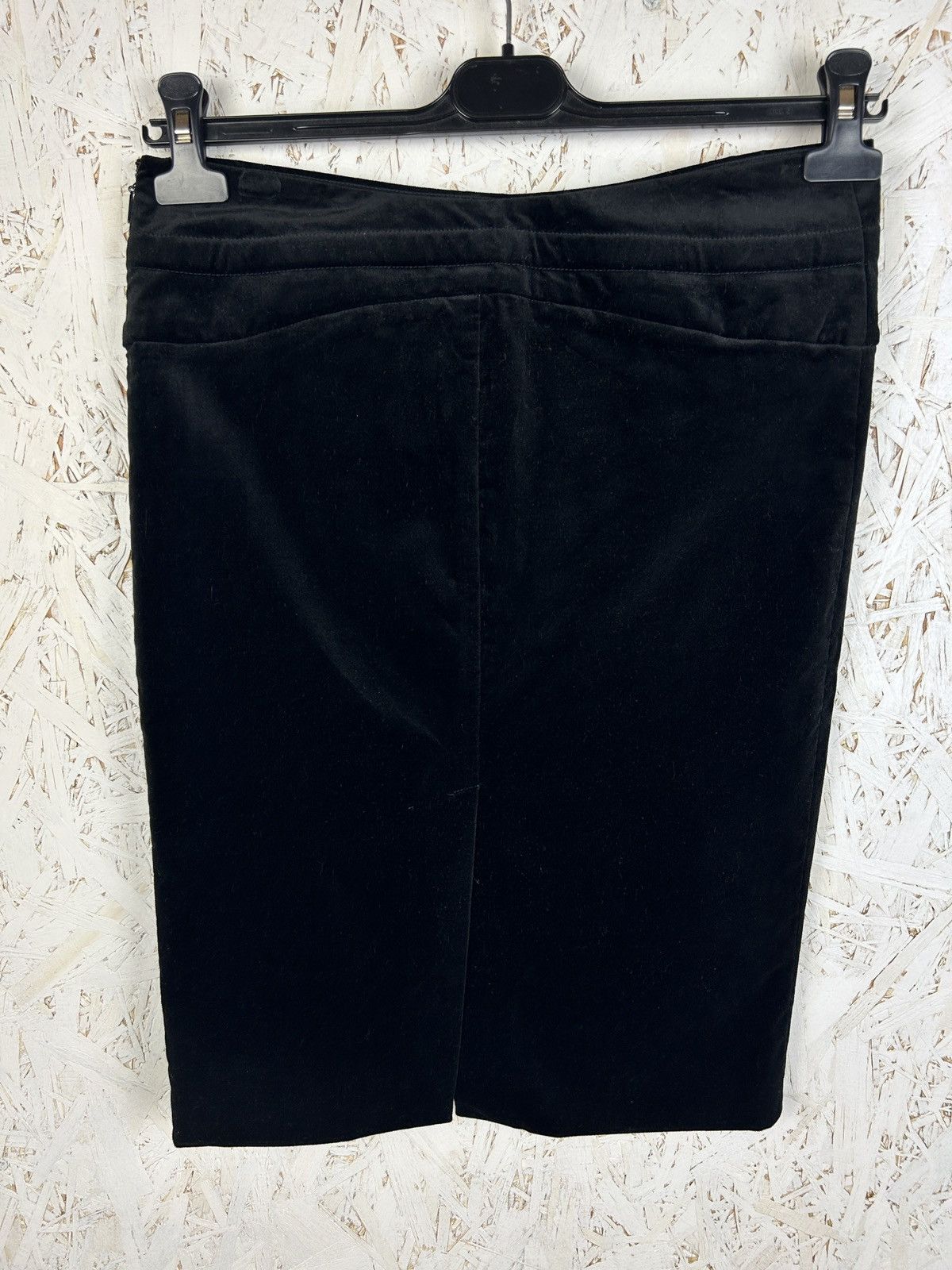 Gucci Vintage Gucci 2005 Velvet Velour Midi Pencil Skirt Black 40 Size 27" / US 4 / IT 40 - 4 Thumbnail