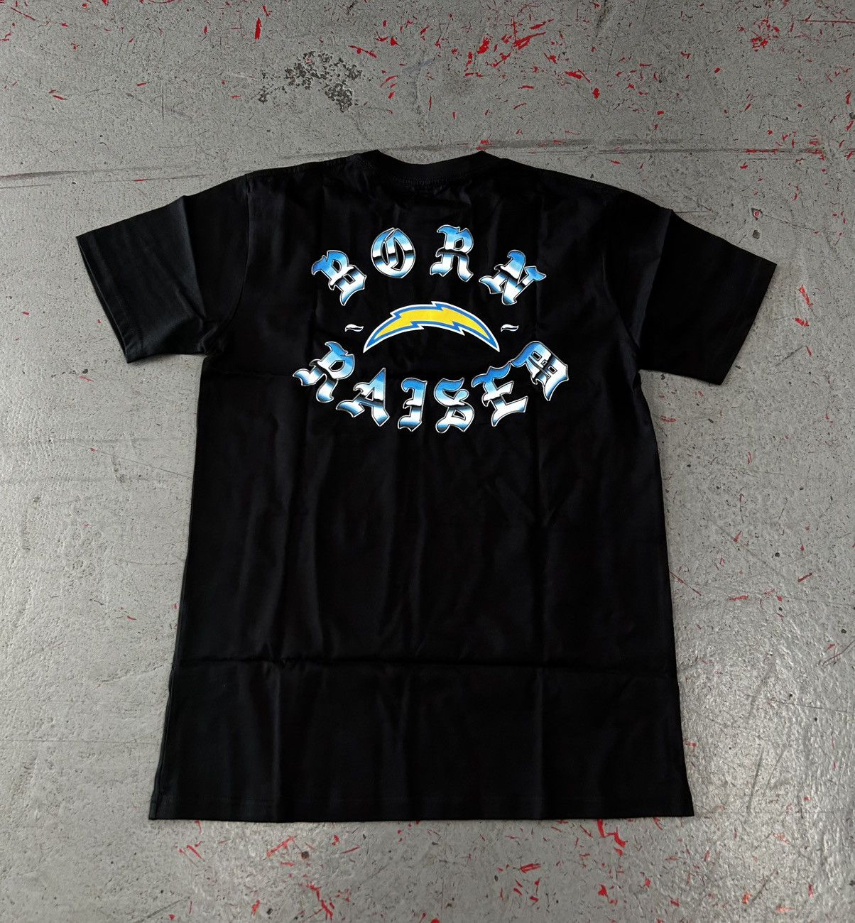 Born x Raised Los Angeles Chargers T-Shirt Size Medium NEW