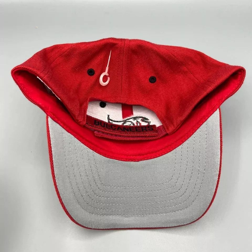 NFL Tampa Bay Buccaneers Hat Men Embroidered Logo Strap Back Size ONE SIZE - 4 Thumbnail