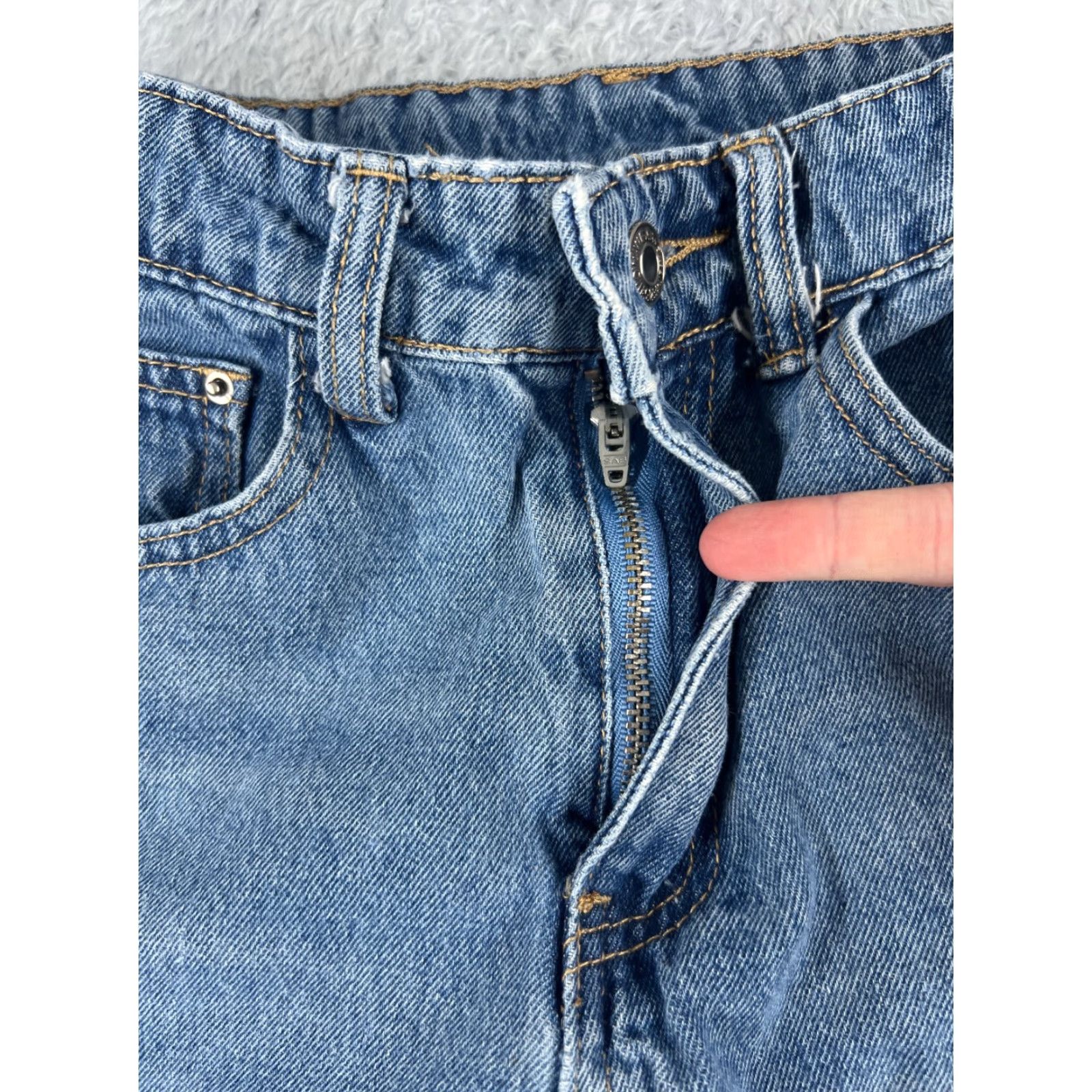 Vintage Dazy Jeans Womens 24 Blue Denim Jeans Straight Wide Leg Cotton Blend 24x26 Vintage No 5-Pocket Regular High Rise Blue Marine Pattern 90s Mens Women Size 42" / US 20 - 5 Thumbnail