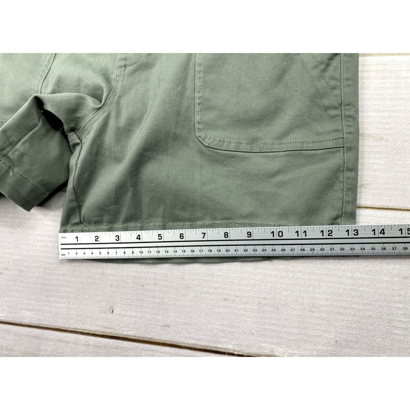 Vintage WESTBOUND Pull-on Shorts Womens 16 Green Button Detail Stretch Twill Pockets Size 38" / US 16 / IT 52 - 4 Thumbnail