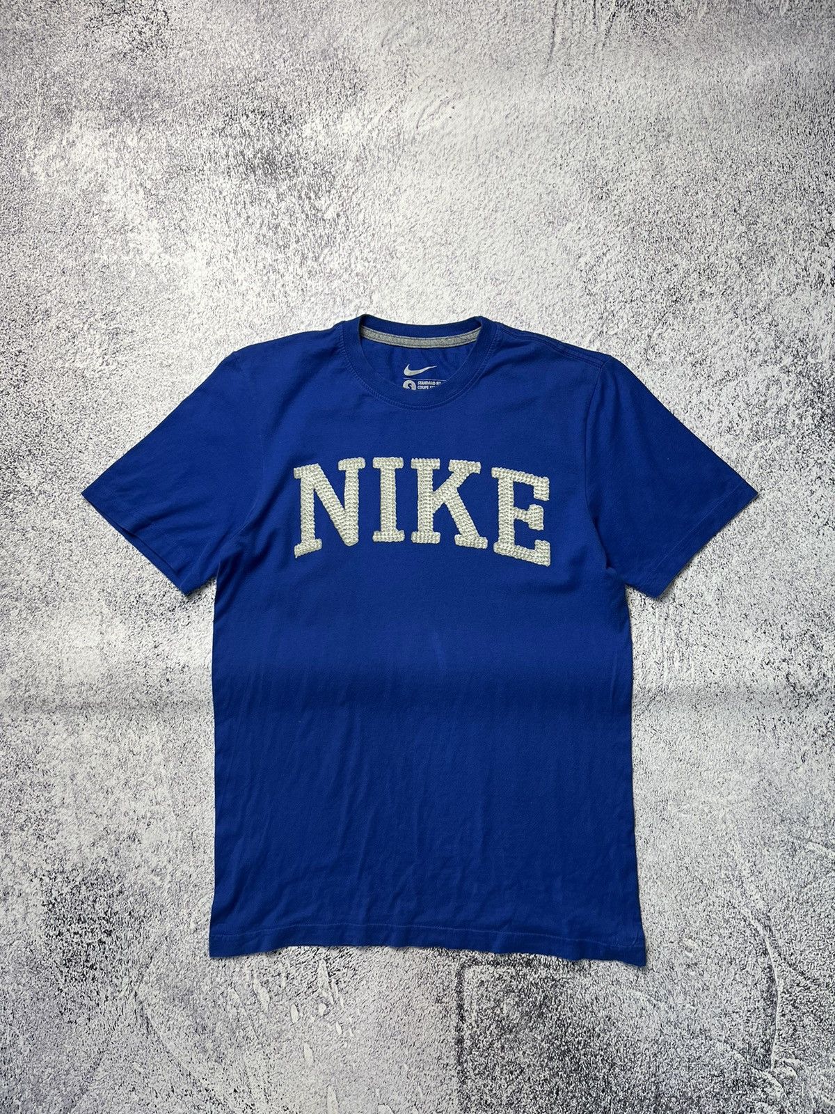 Nike Vintage Nike 90s Faded Big Swoosh Center Logo Tee Shirt Size US S / EU 44-46 / 1 - 1 Thumbnail