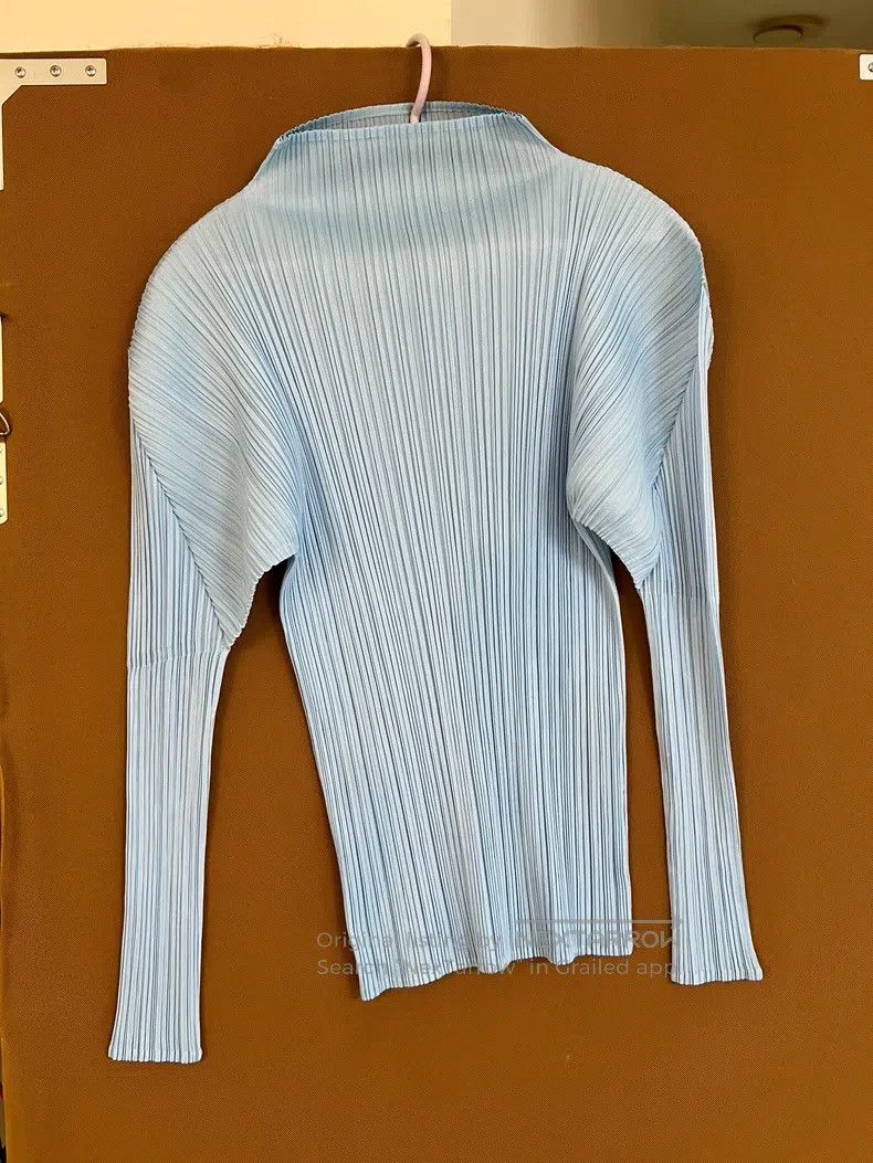 Issey Miyake Issey Miyake Light Blue Pleated Top Size L / US 10 / IT 46 - 3 Thumbnail