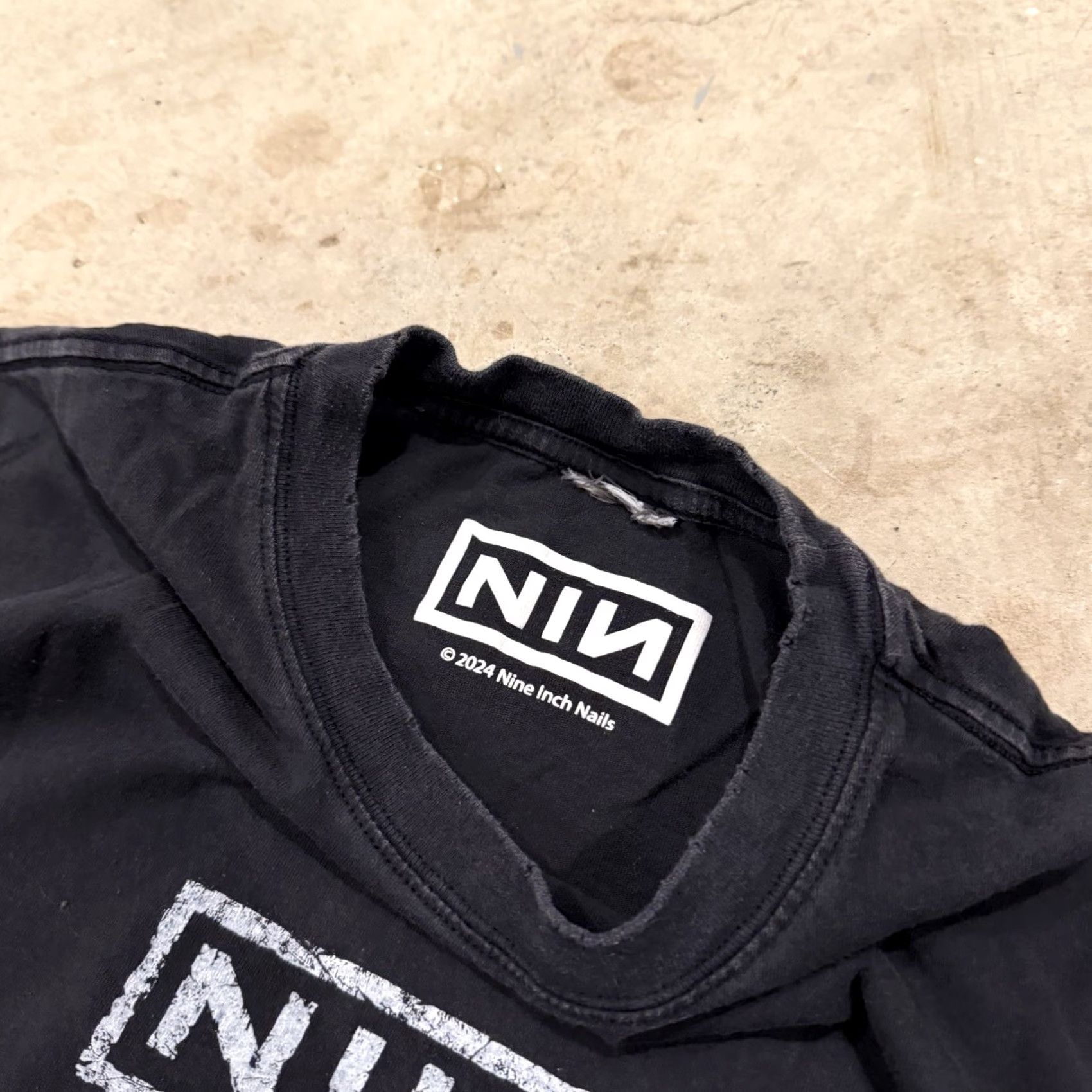 Vintage VINTAGE Nine Inch Nails The Downward Spiral T-Shirt Rock Band Shirt M/L Black Short Sleeve Mens 90s Grunge Punk Gothic Shirt Size US M / EU 48-50 / 2 - 3 Thumbnail