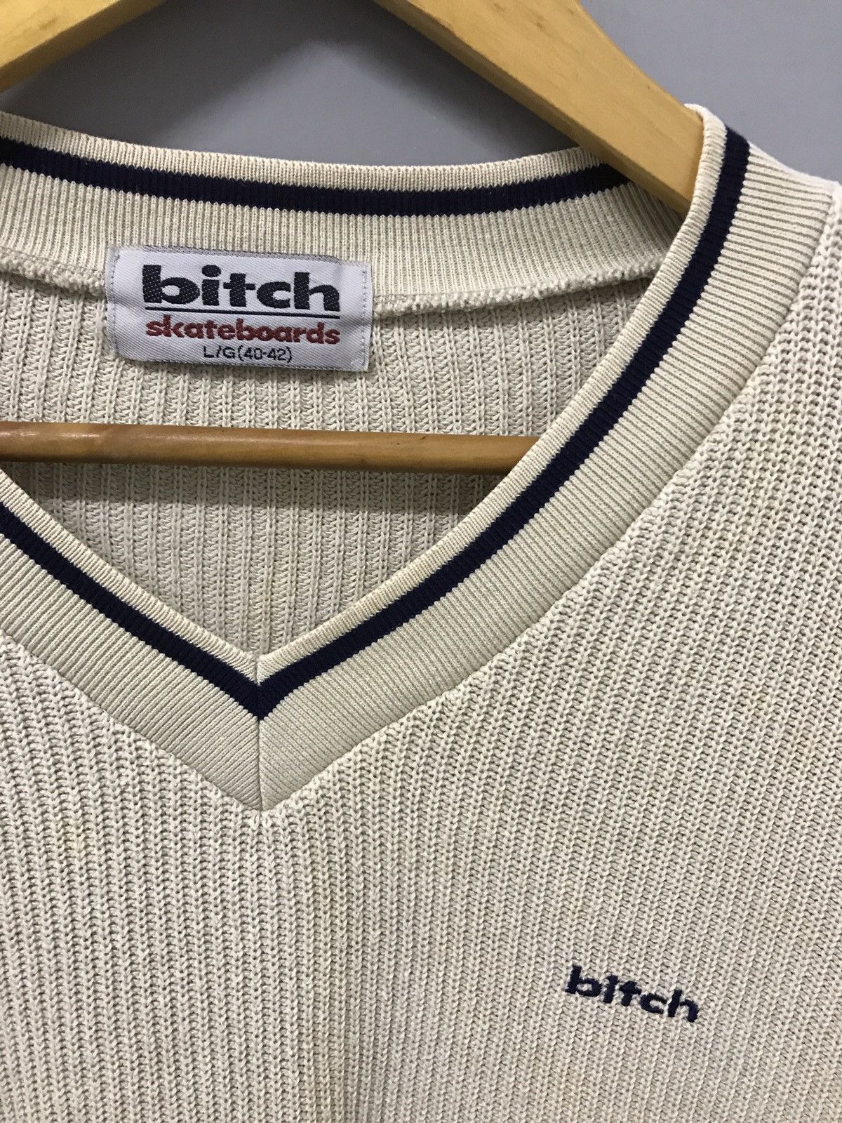 Other Vtg 90s Bitch Skateboards crewneck Size US L / EU 52-54 / 3 - 4 Thumbnail