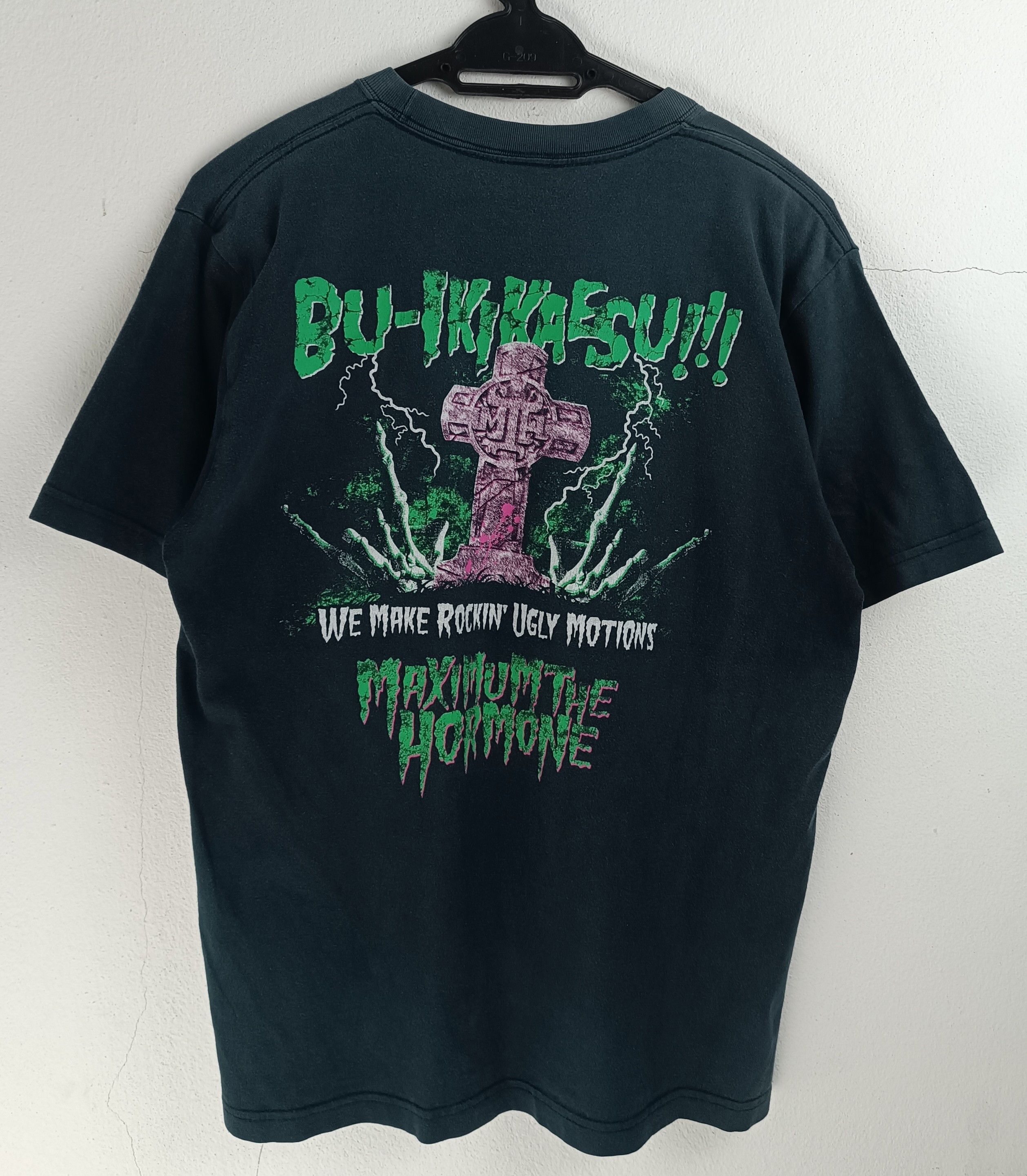 Band Tees VINTAGE Y2K MAXIMUM THE HORMONE METAL HARDCORE VERY RARE Size US M / EU 48-50 / 2 - 4 Thumbnail
