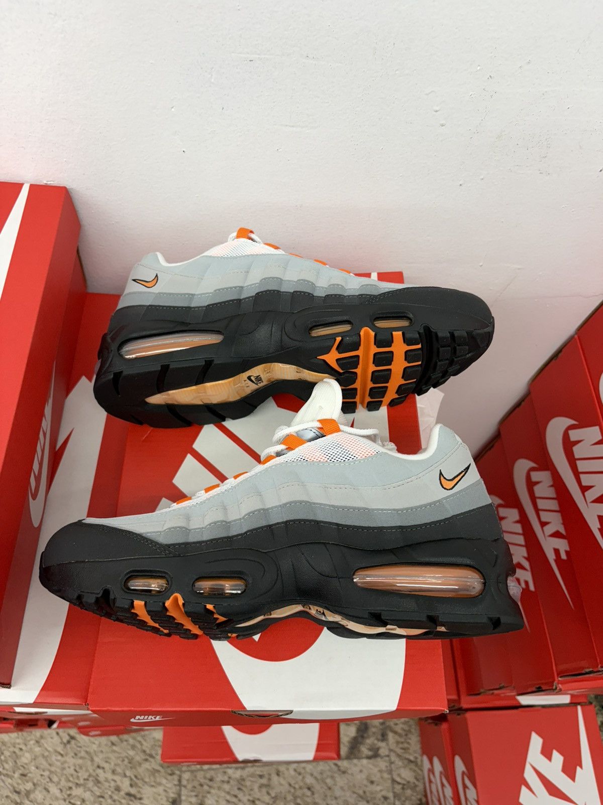 Nike Nike Air Max 95 Mandarin 2025 Size US 10.5 / EU 43-44 - 4 Thumbnail