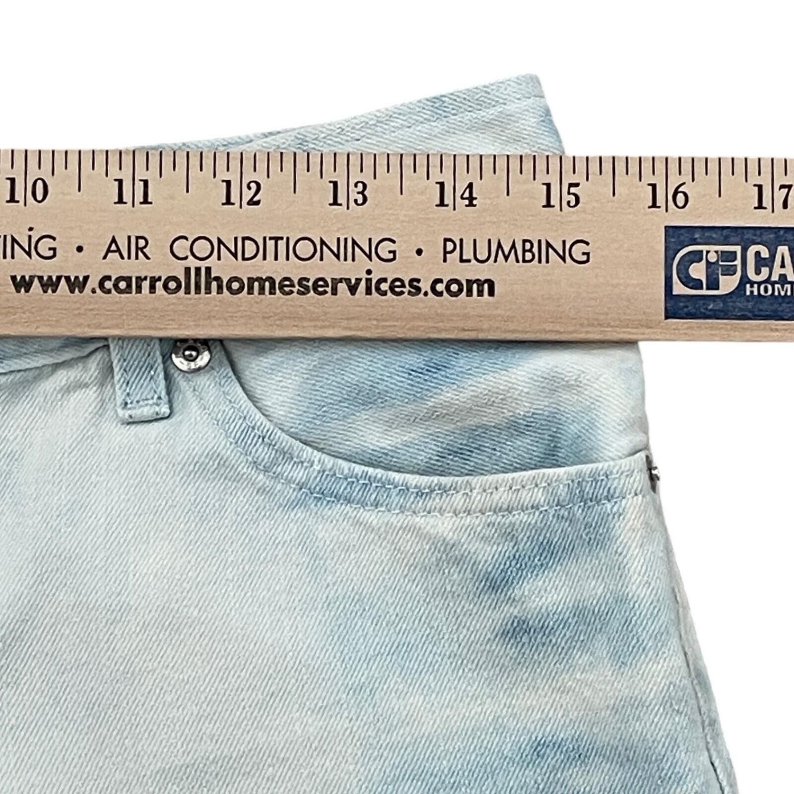 Levi's Levi’s 501 Women’s Denim Shorts Size 7 Acid Wash Raw Hem Size 30" / US 8 / IT 44 - 8 Thumbnail