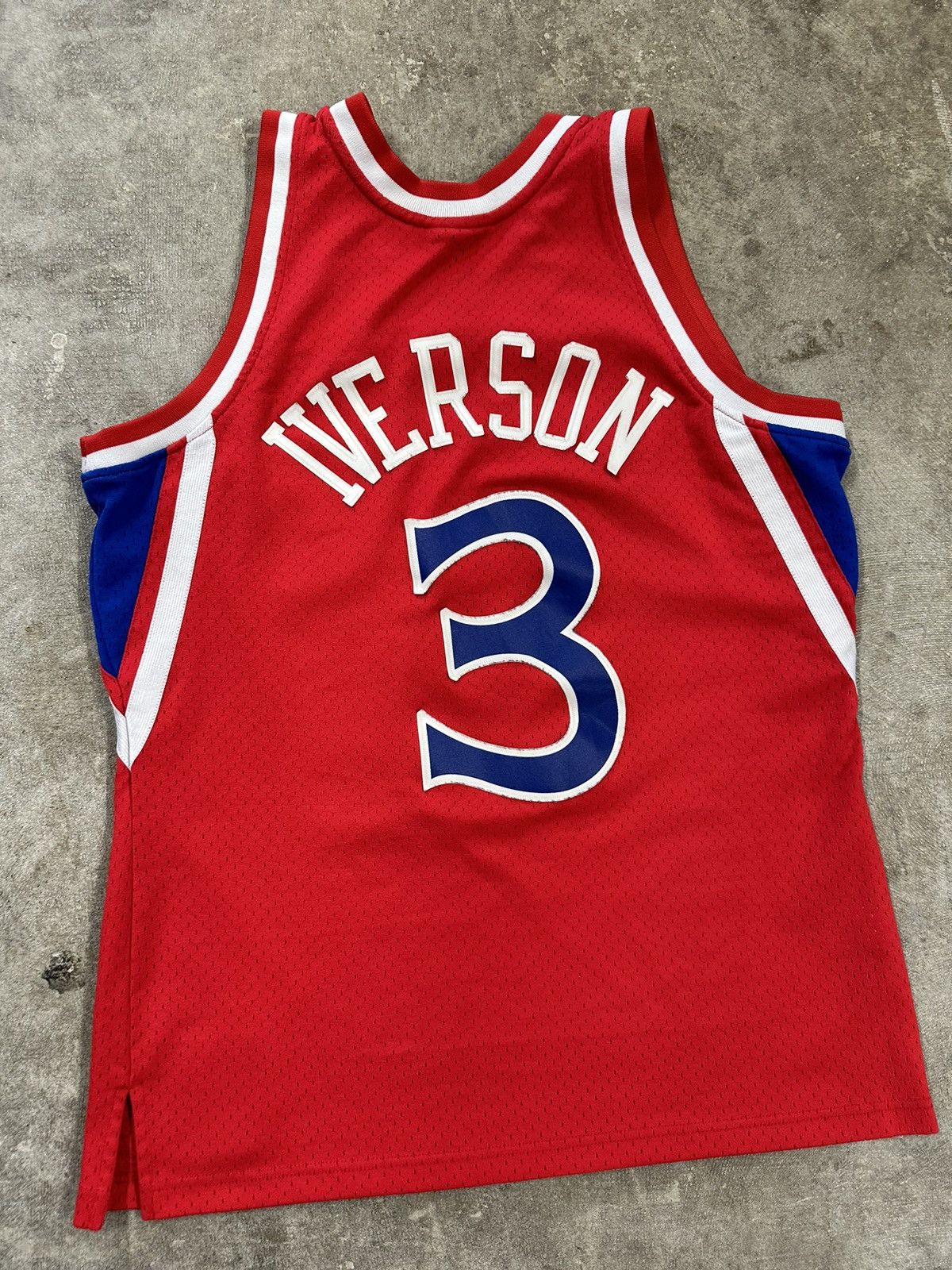 Mitchell & Ness Crazy Y2K Mitchell & Ness Allen Iverson Philadelphia Sixers Size US L / EU 52-54 / 3 - 4 Thumbnail