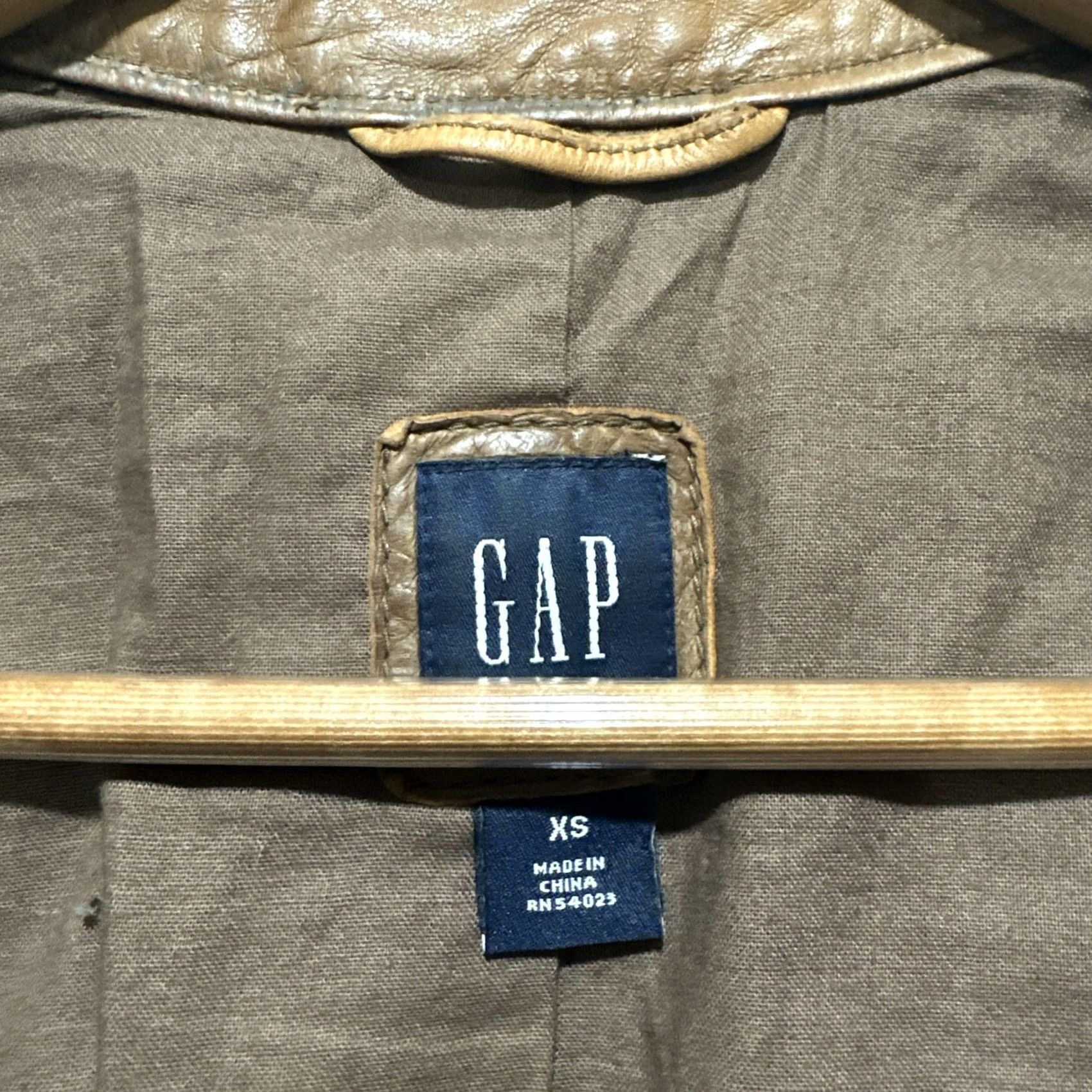 Gap VINTAGE Gap Motorcycle Jacket Womens XS Leather Tan Button Up 2000s Size XS / US 0-2 / IT 36-38 - 3 Thumbnail