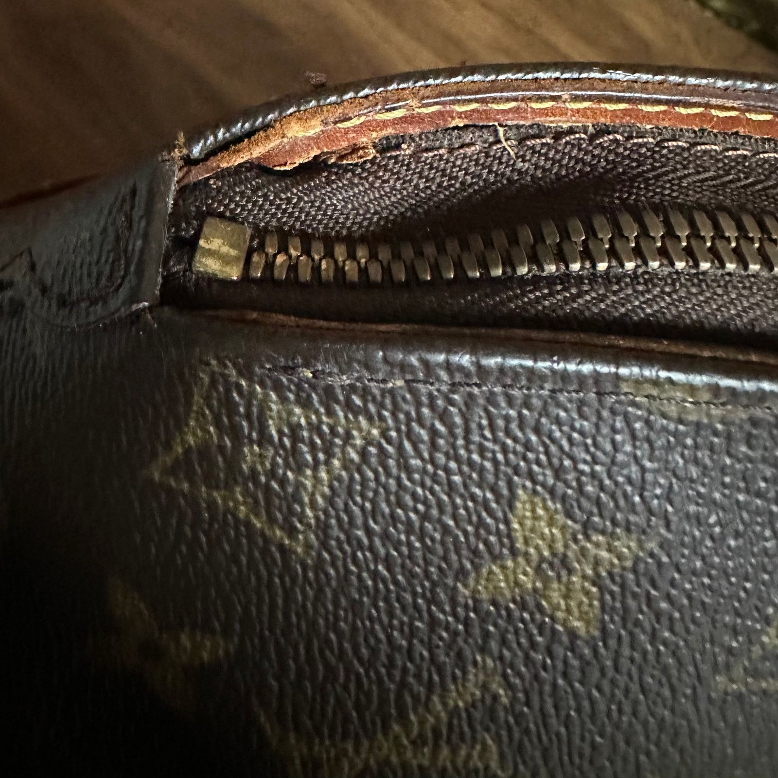 Louis Vuitton Vintage Louis Vuitton 1997 Monogram Ellipse PM Bag Size ONE SIZE - 16 Thumbnail