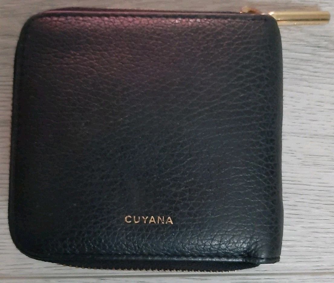 Other Cuyana Small Zip Around Wallet Black Pebbled Leather Size ONE SIZE - 1 Thumbnail