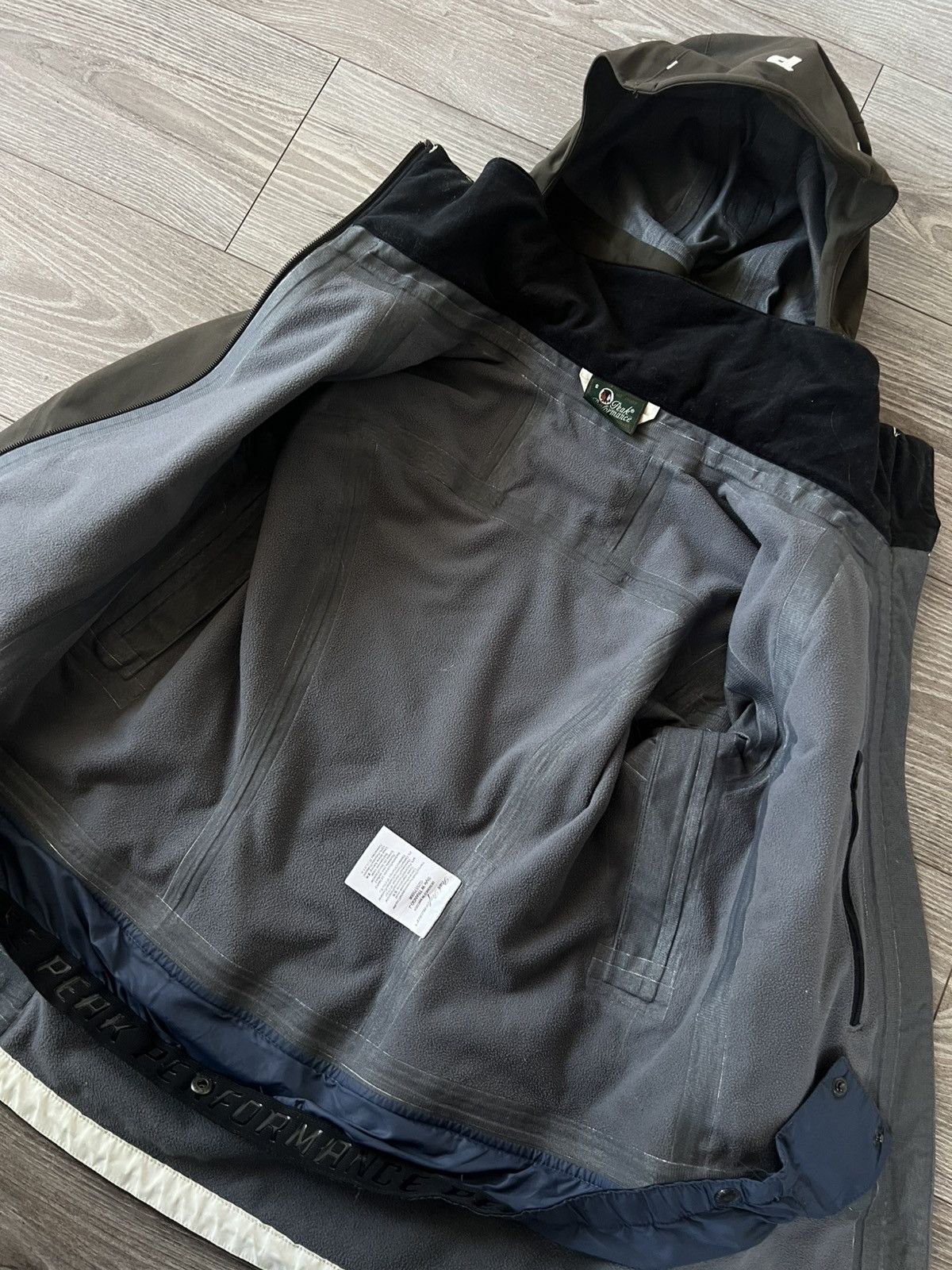 Peak Performance Peak Performance Gore-Tex Knit R&D Recco Soft Shell Jacket Size S / US 4 / IT 40 - 18 Thumbnail