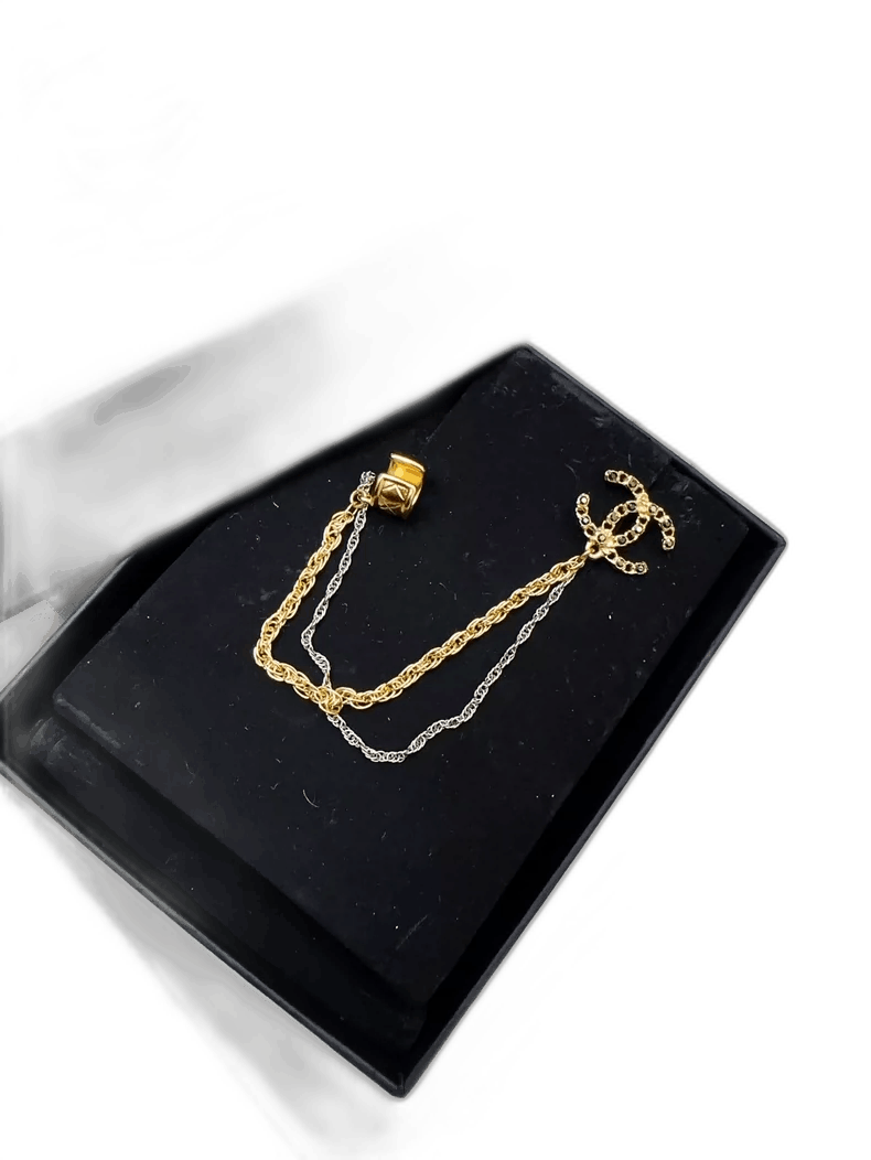 Chanel Chanel Earrings with Single Side Design Size ONE SIZE - 1 Thumbnail