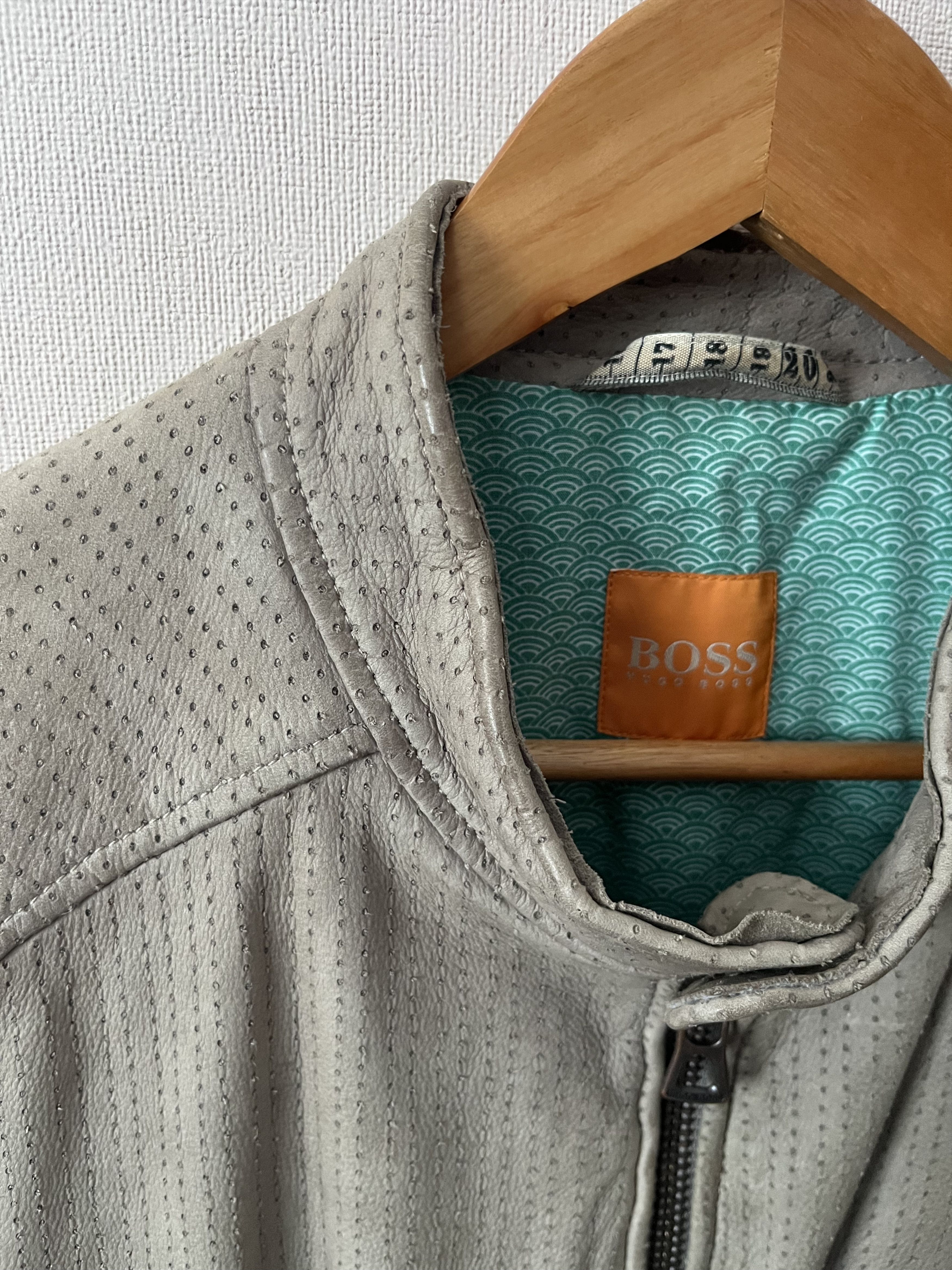 Hugo Boss HUGO BOSS Leather Jacket Beige Perforated Leather Julino S-M Size US S / EU 44-46 / 1 - 4 Thumbnail