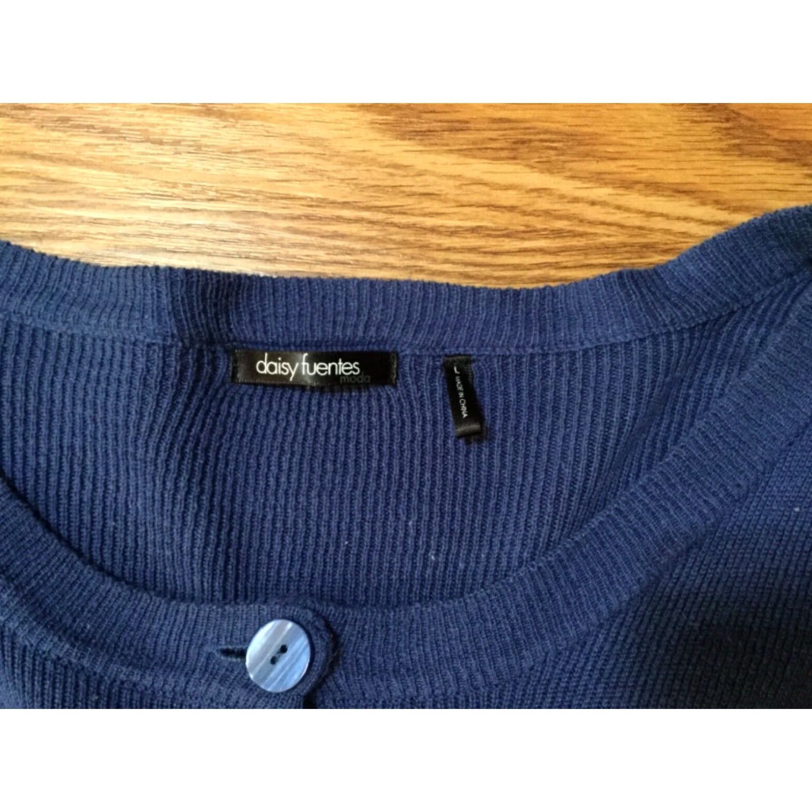 Vintage VINTAGE Daisy Fuentes Cardigan Sweater Women Large Blue Button-Front Hip Length Casual Fall Winter Size L / US 10 / IT 46 - 2 Thumbnail