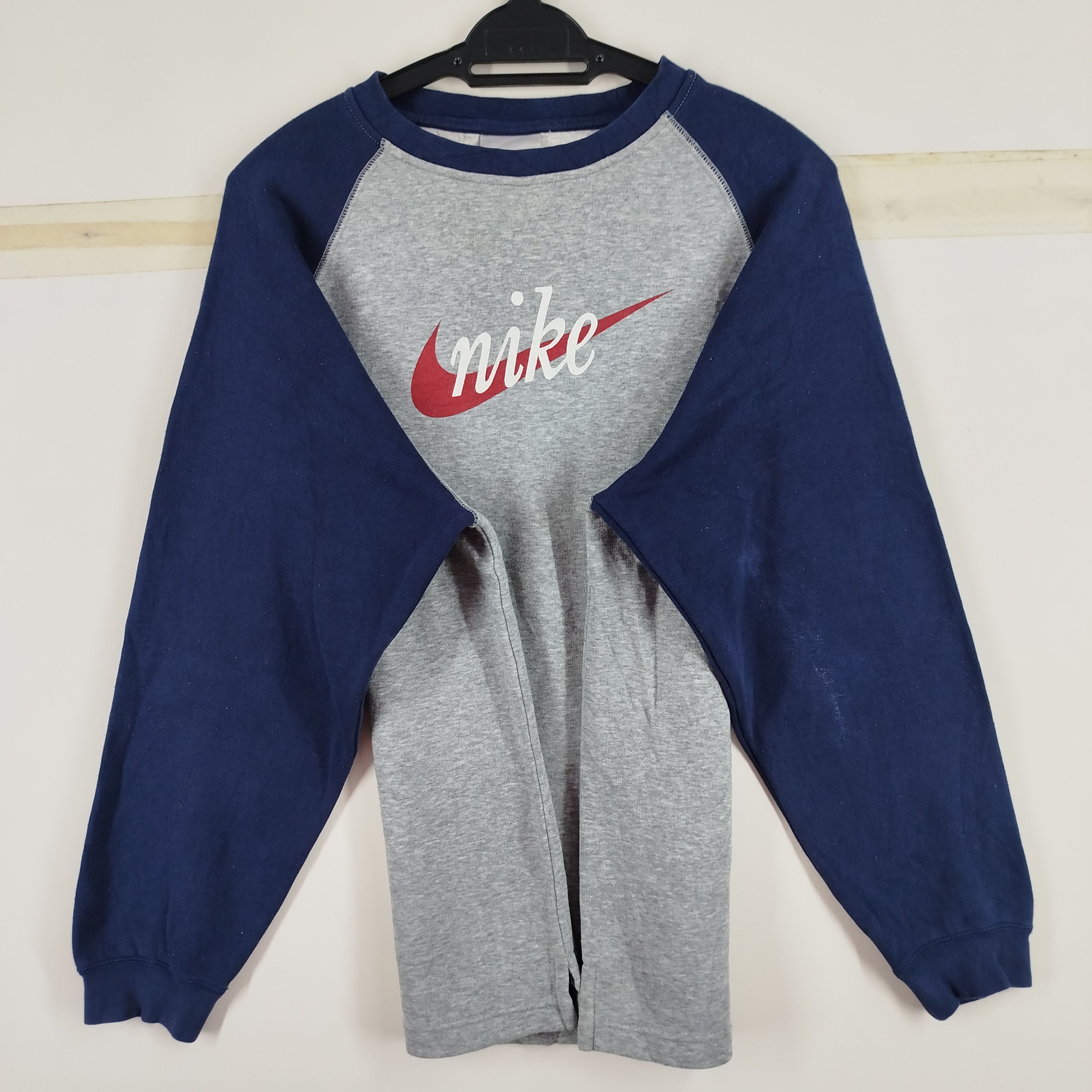 Nike Vintage Nike Swoosh Logo Center Raglan Design Sun Faded Size US M / EU 48-50 / 2 - 3 Thumbnail