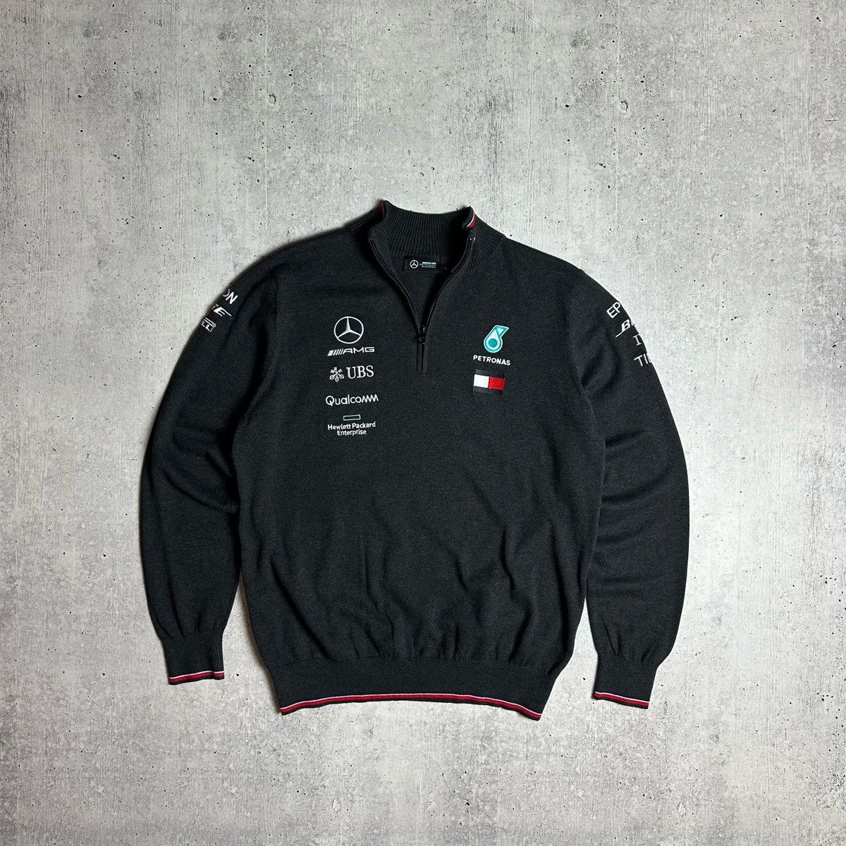 Mercedes-Benz × Tommy Hilfiger Formula Uno Mercedes Benz AMG Petronas 1/4 Zip Nylon Sweater Size US XL / EU 56 / 4 - 1 Thumbnail