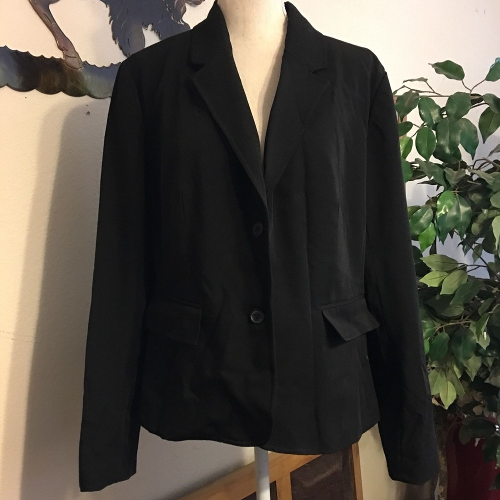 Isaac Mizrahi Isaac Mizrahi Classic black 2 button front jacket Size L / US 10 / IT 46 - 1 Thumbnail