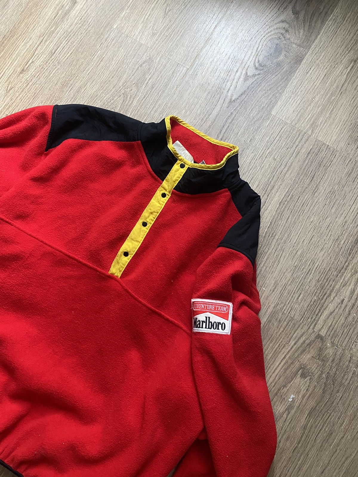 Marlboro × Vintage VINTAGE 90s MARLBORO LOGO PATCH RED BLACK FLEECE JACKET COAT Size US XL / EU 56 / 4 - 2 Thumbnail