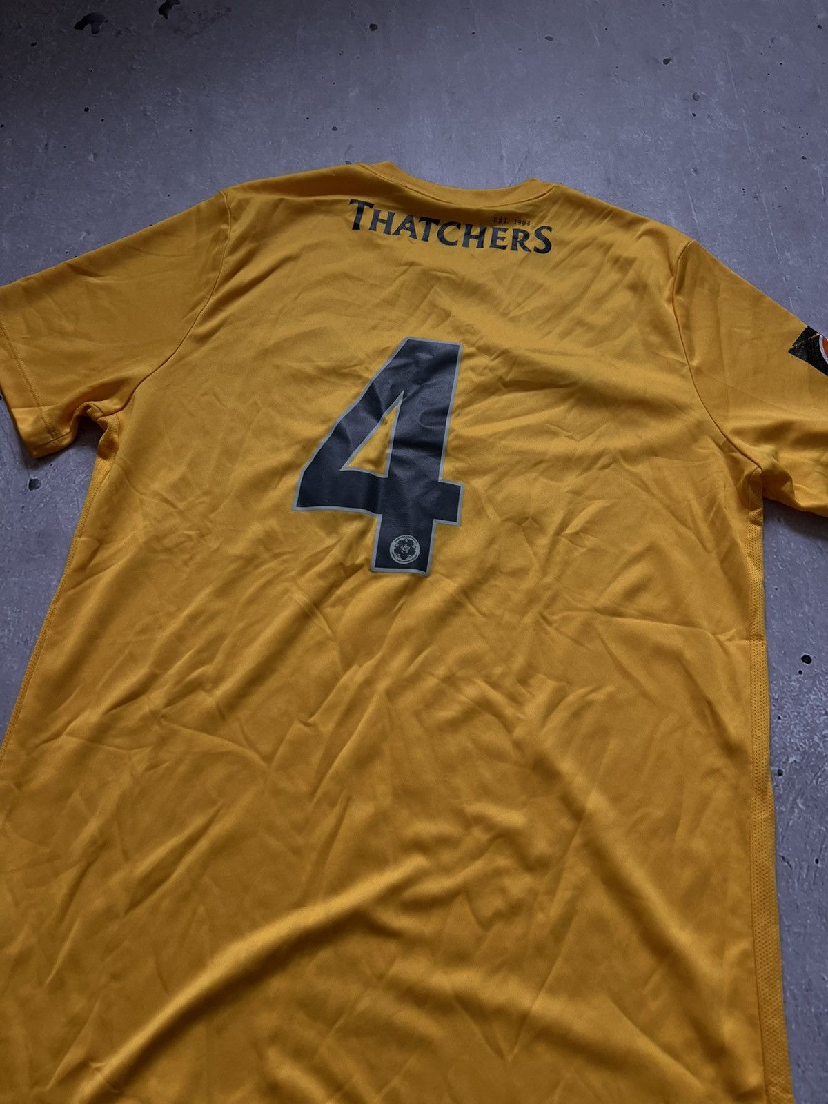 Nike Torquay United 2019-20 Nike t-shirt football jersey sz L #4 Size US L / EU 52-54 / 3 - 7 Thumbnail