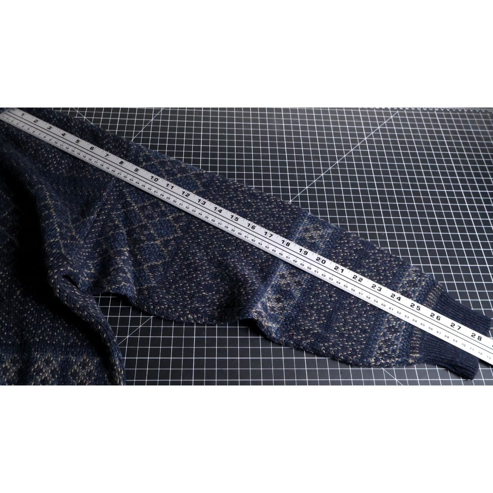 Van Heusen VINTAGE Van Heusen Sweater Shirt Men M Dark Blue Geometric Pattern 90s Dad Style Pullover Knit Crew Neck Size US M / EU 48-50 / 2 - 7 Thumbnail