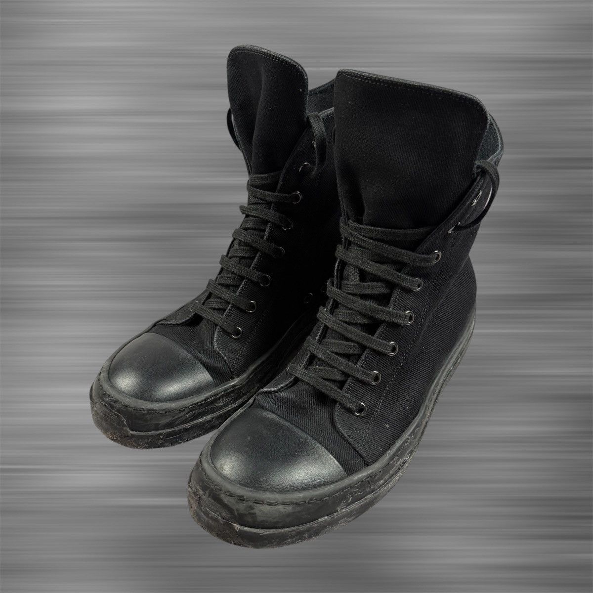 Gucci men’s slip ons (bee and star)