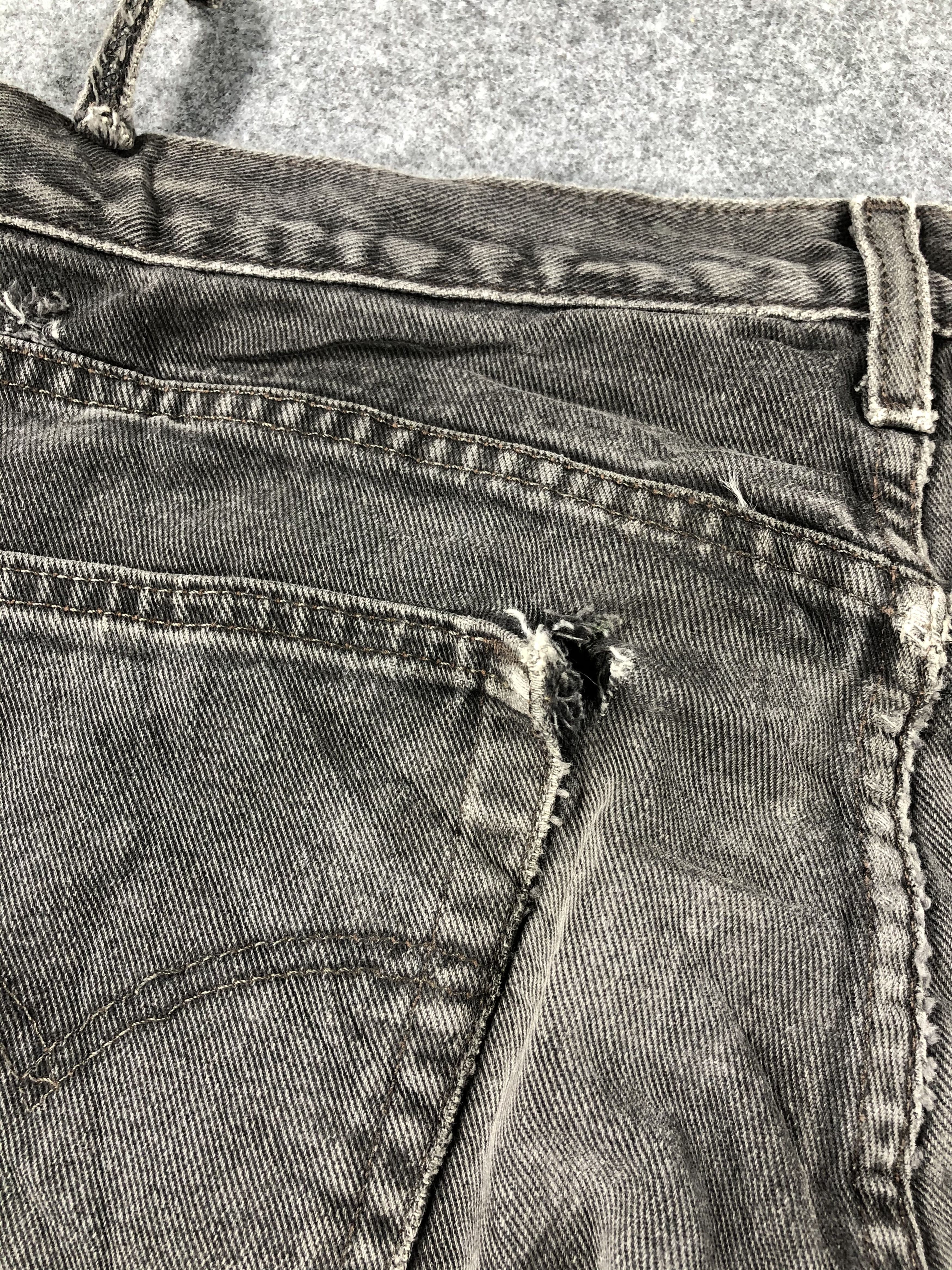 Levi's 90s Vintage Levis 505 Faded Black Jeans -JM672 Size US 35 - 10 Thumbnail