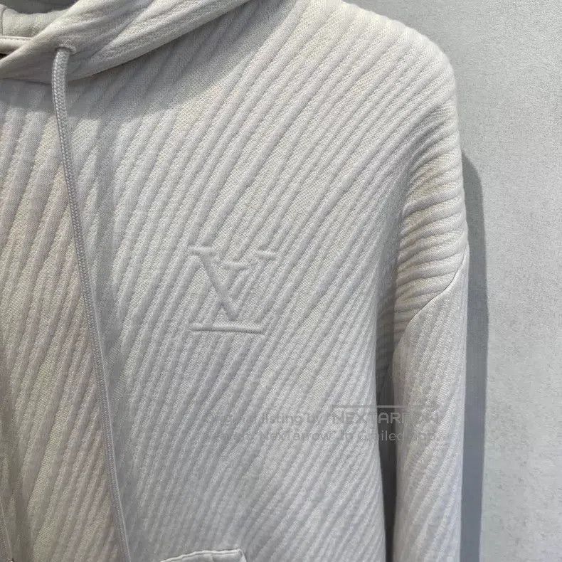 Louis Vuitton Louis Vuitton SS25 textured logo hooded sweatshirt Size US XL / EU 56 / 4 - 4 Thumbnail