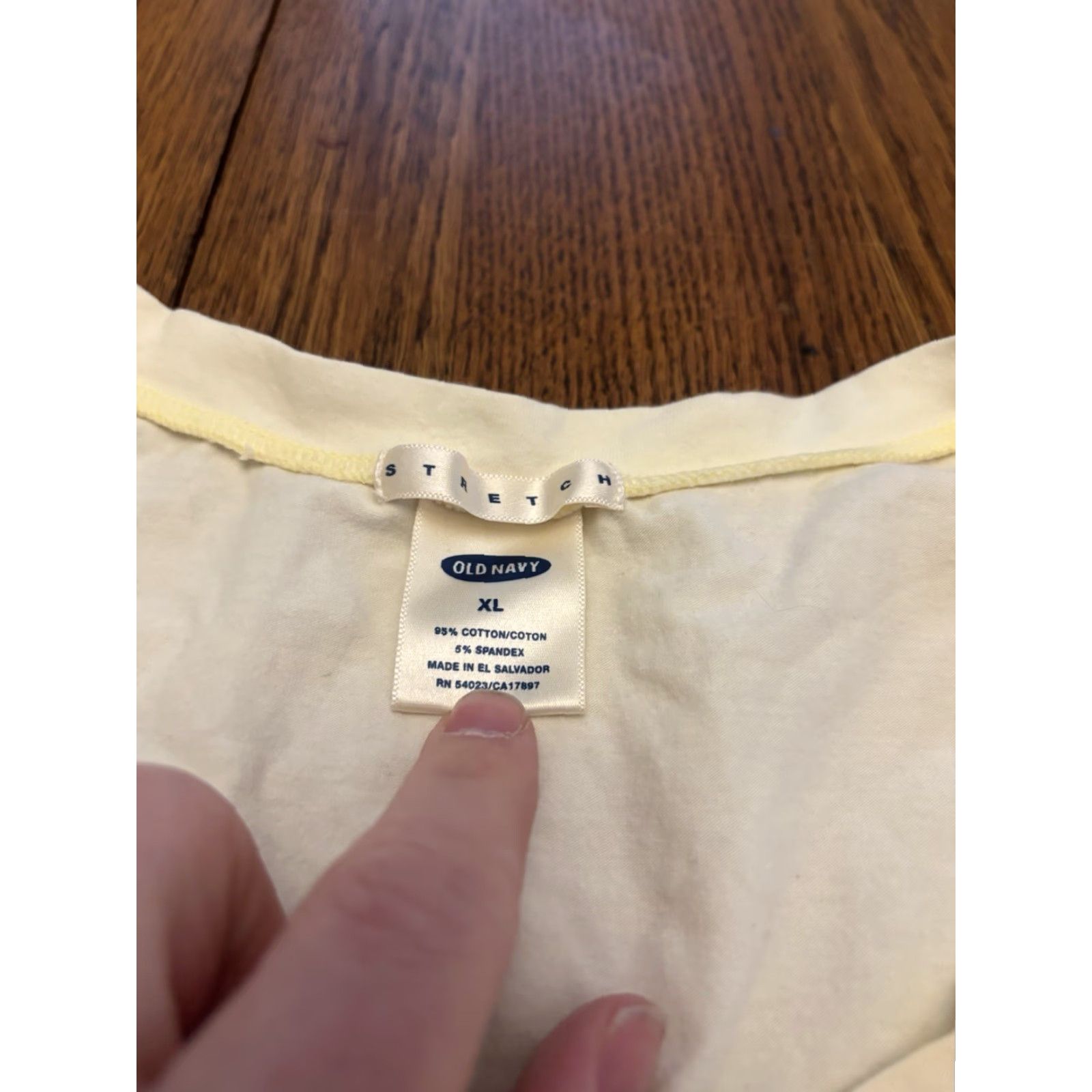 Old Navy Old Navy Top T-Shirt Women's XL Long Sleeve V-Neck Stretch Beige Crew Neck Knit Casual Business Party/Cocktail Workwear Size XL / US 12-14 / IT 48-50 - 2 Thumbnail