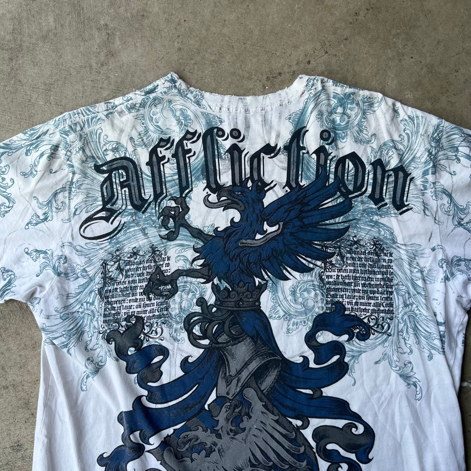 Y2K ギミック archive 00s shirt design roar